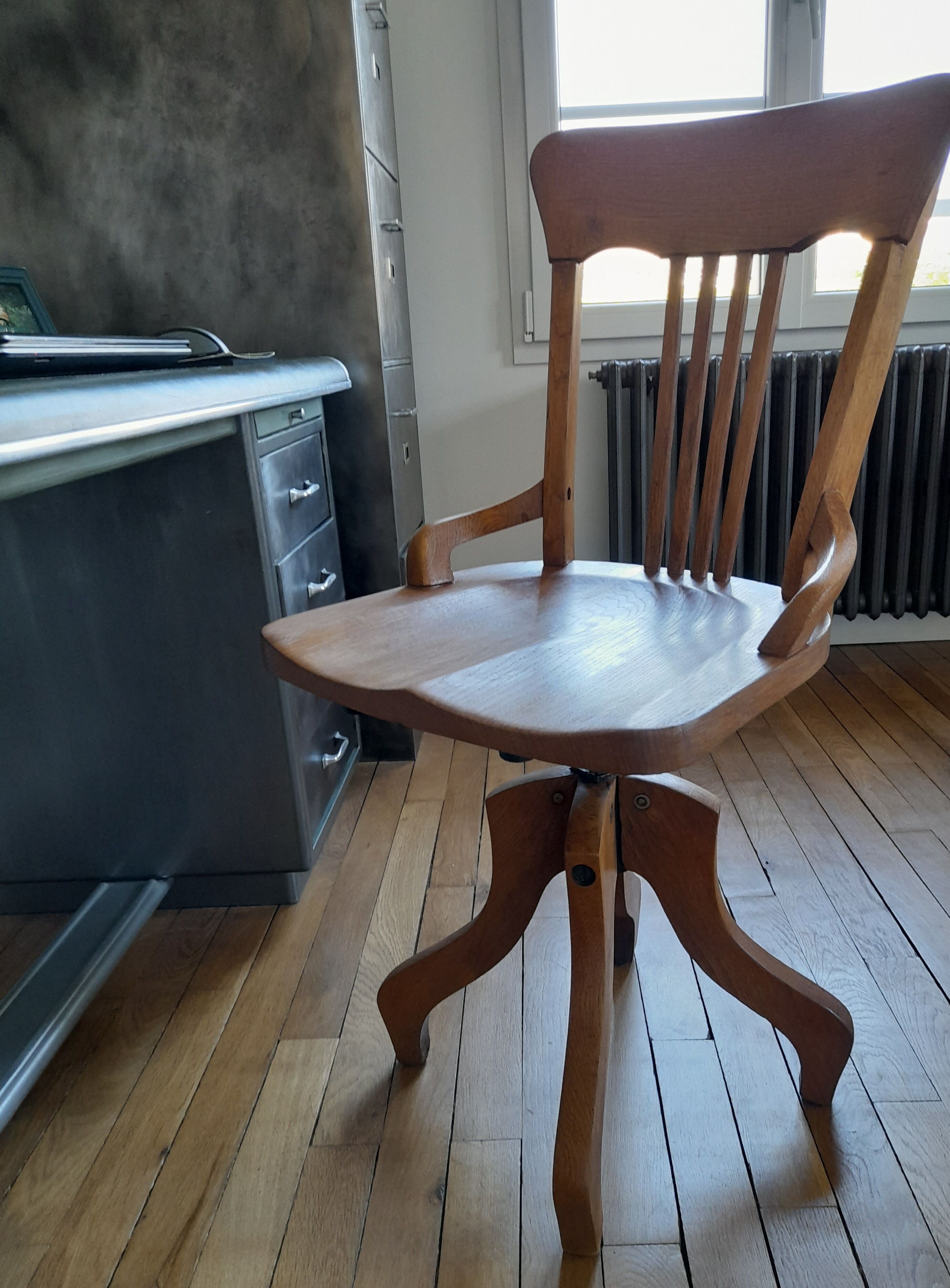 American office chair from the 30s