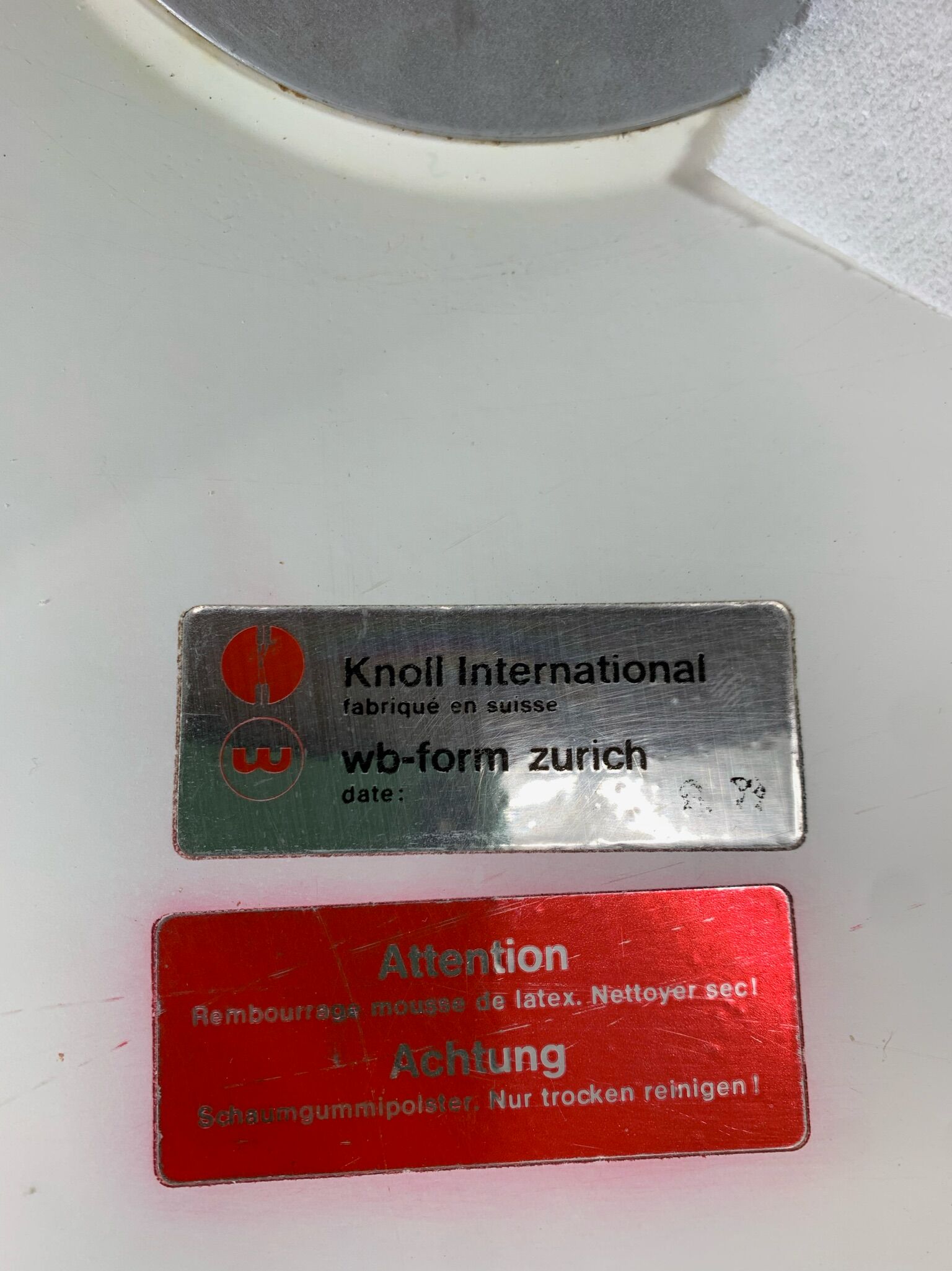 Eero Saarinen Tulip Dining Set with Swifel Chairs for Knoll International 1960s