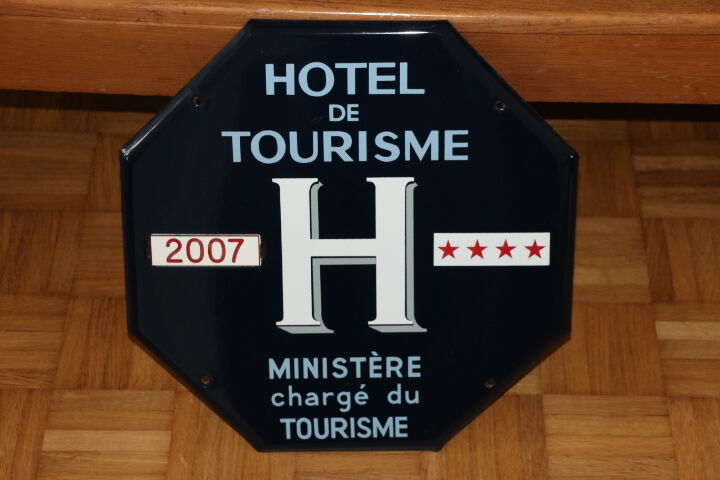 Enamelled plaque "tourist hotel" 4 stars