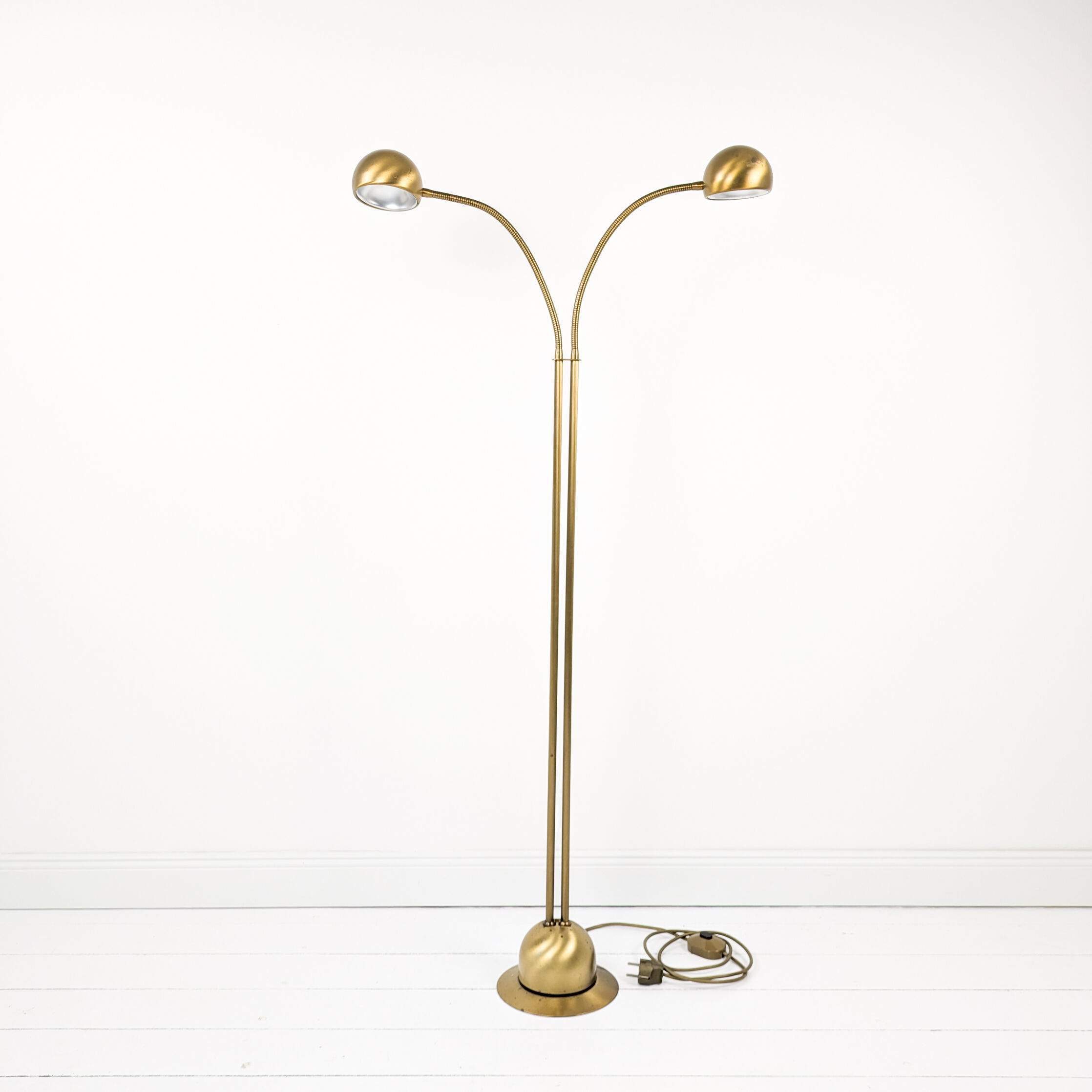 Lampadaire vintage Fischer à 2 têtes, laiton mat orientable