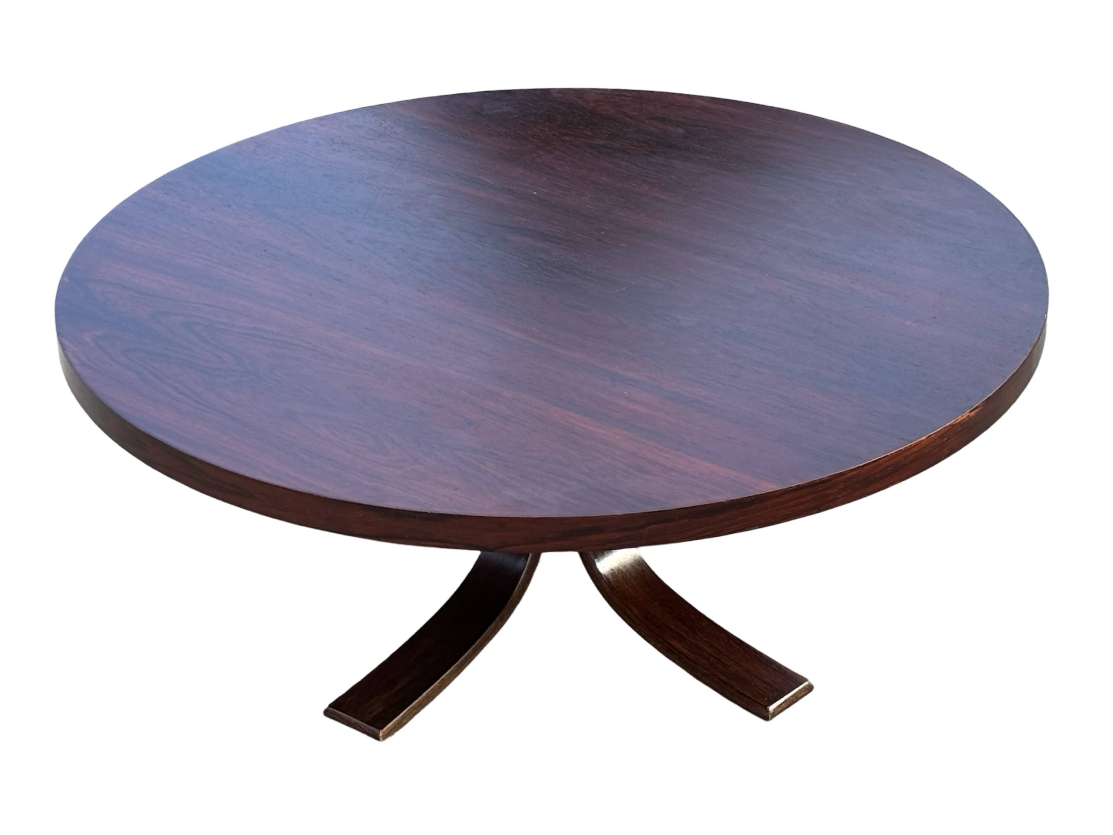 Vintage round coffee table in rosewood veneer, 60s design