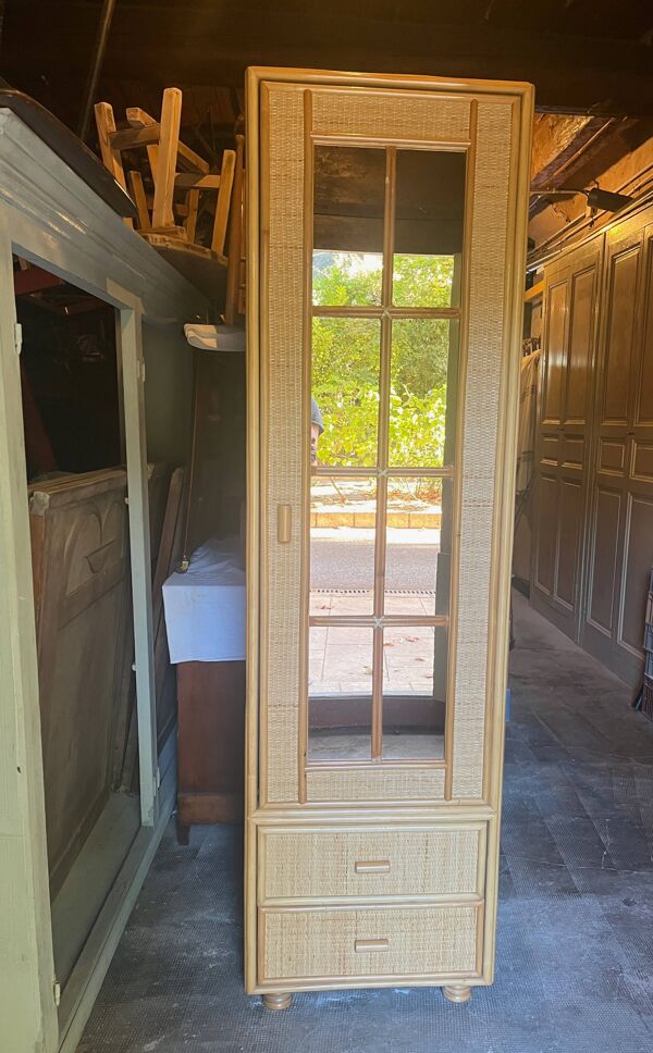 Petite armoire en rotin tressée vintage