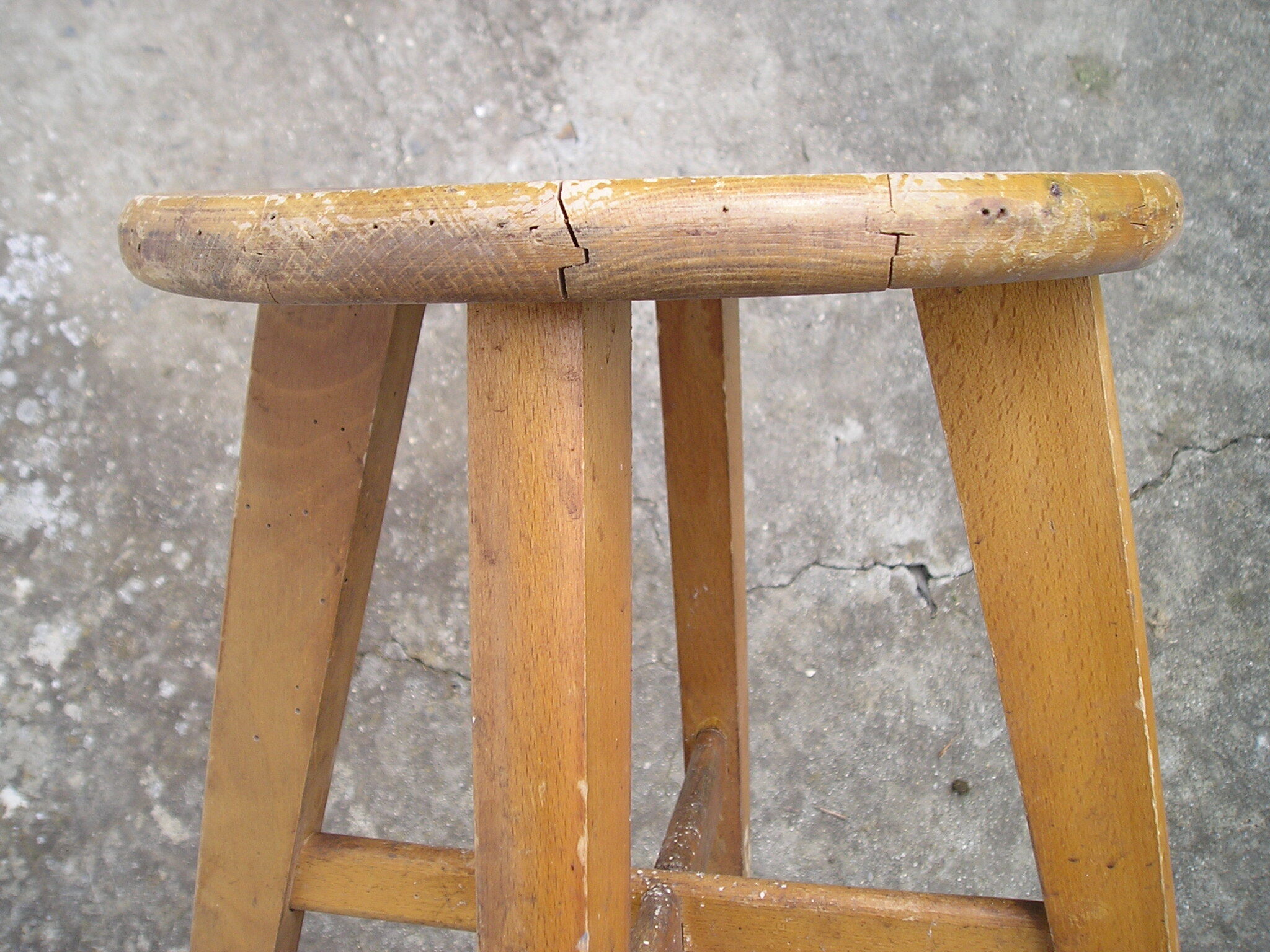 Stool wood 4 feet compass