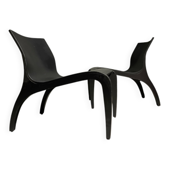 A pair Minimalist bent plywood lounge chairs