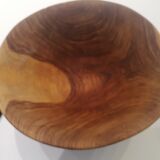 Set of two salad bowls carved in wood