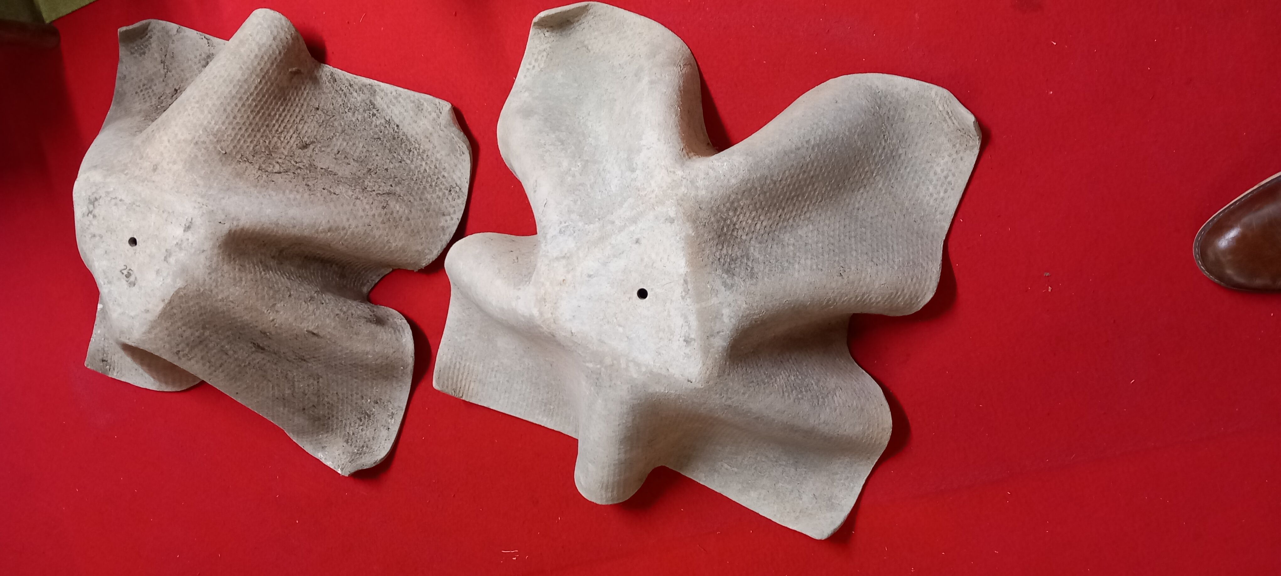 Pair of planters model handkerchief Willy Guhl, Eternit edition