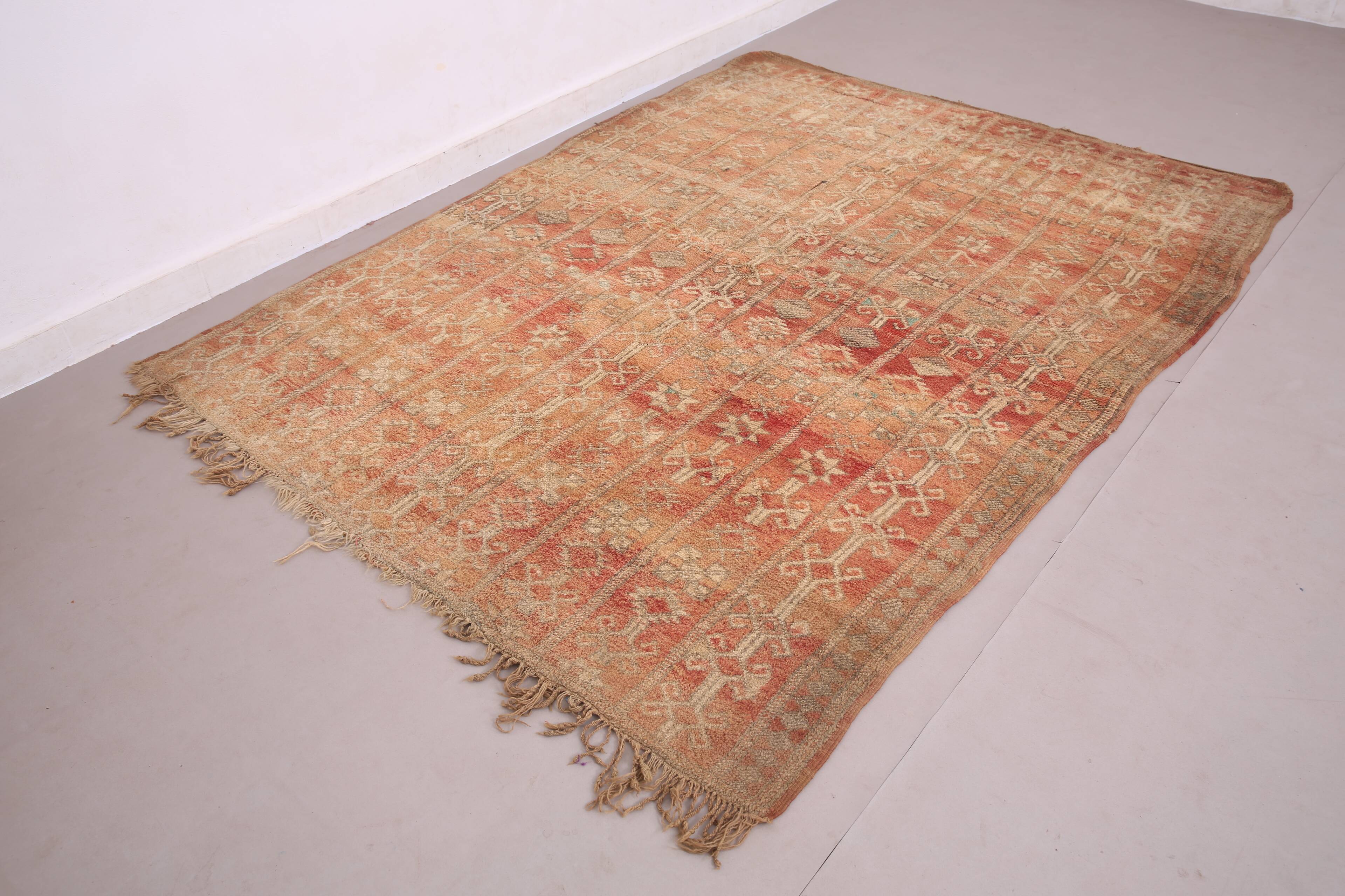 Vintage Moroccan Rug 177 x 242 cm- Authentic berber rug - Wool Rug Handmade