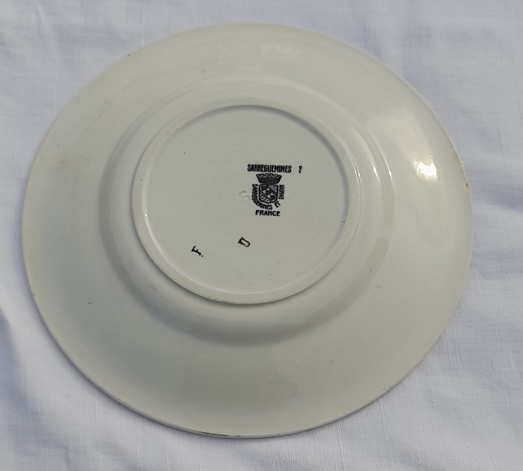 Digoin Sarreguemines earthenware dessert plate January diam 18 cm