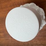 German mid-century white porcelain box with lid and shell motif by Kaiser, 1960s.