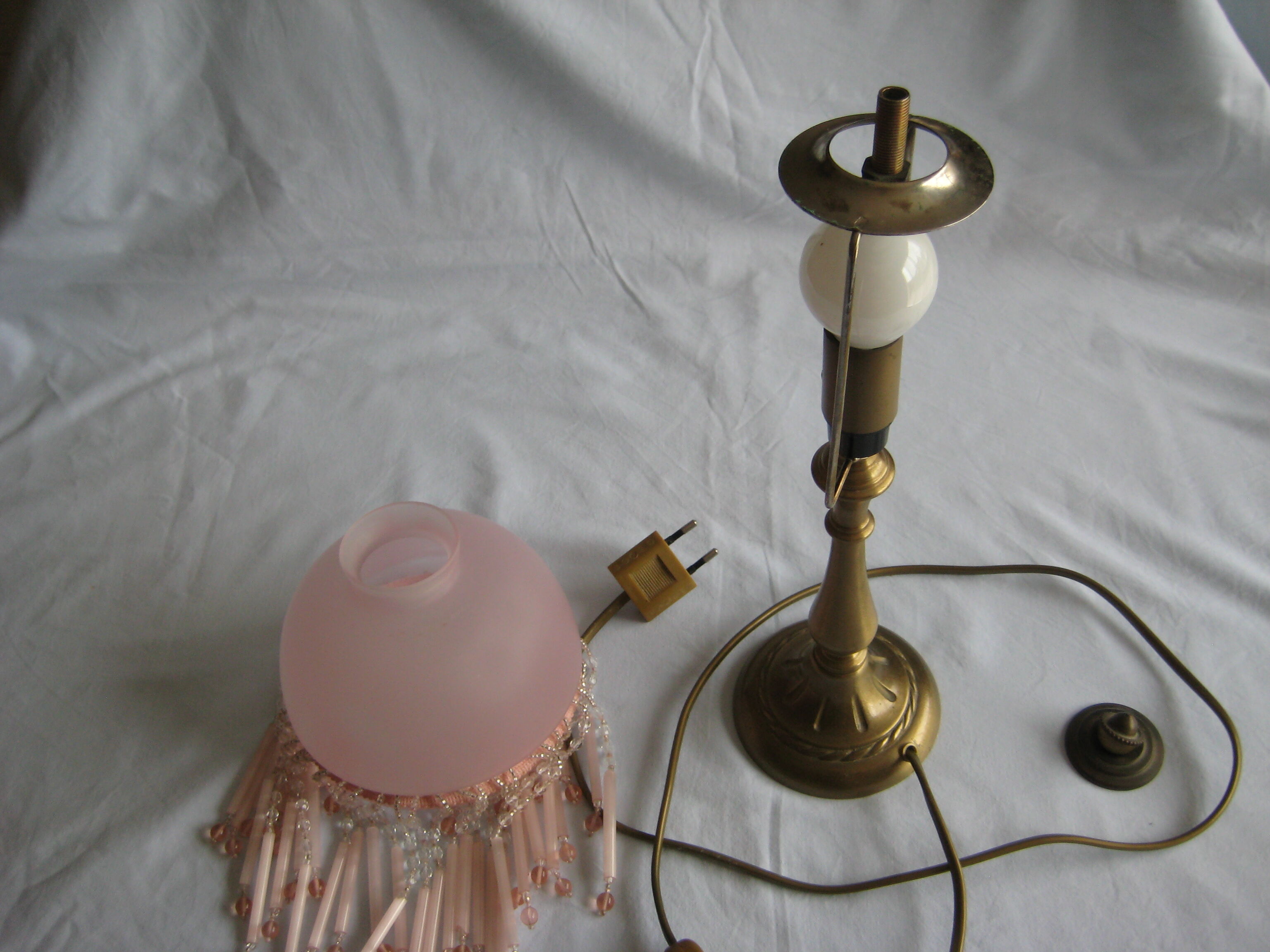 Brass bedside lamp with tassel