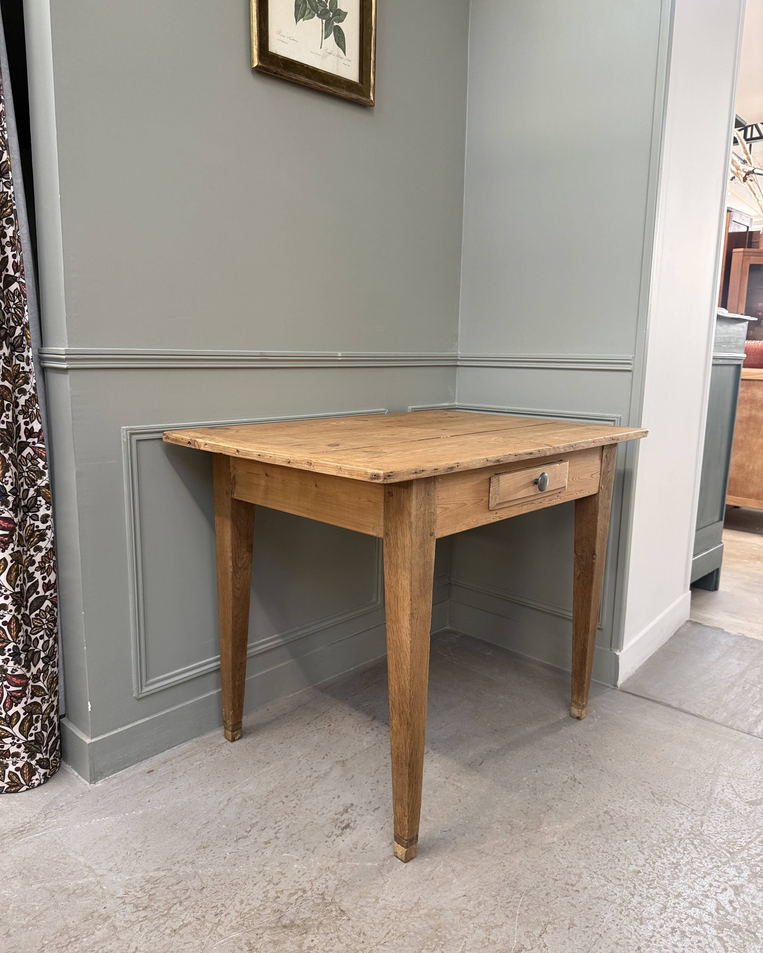 Petit bureau vintage en chêne et pin massif (rénové)