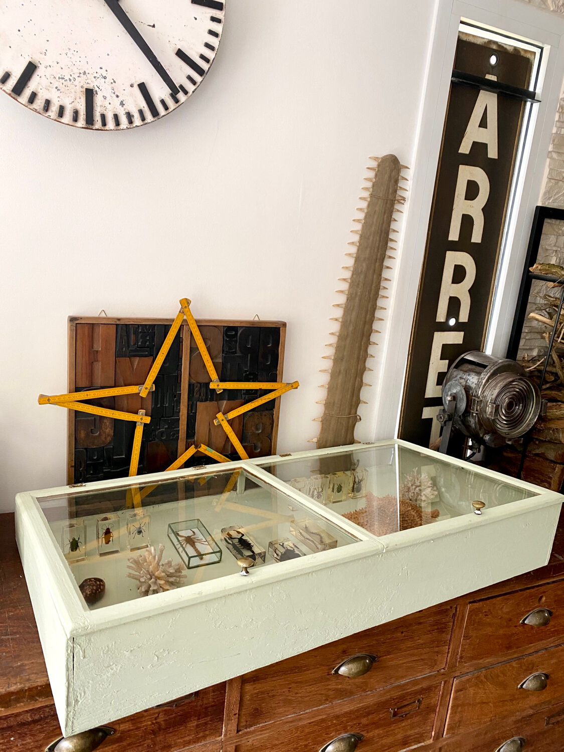 Display case with double glass