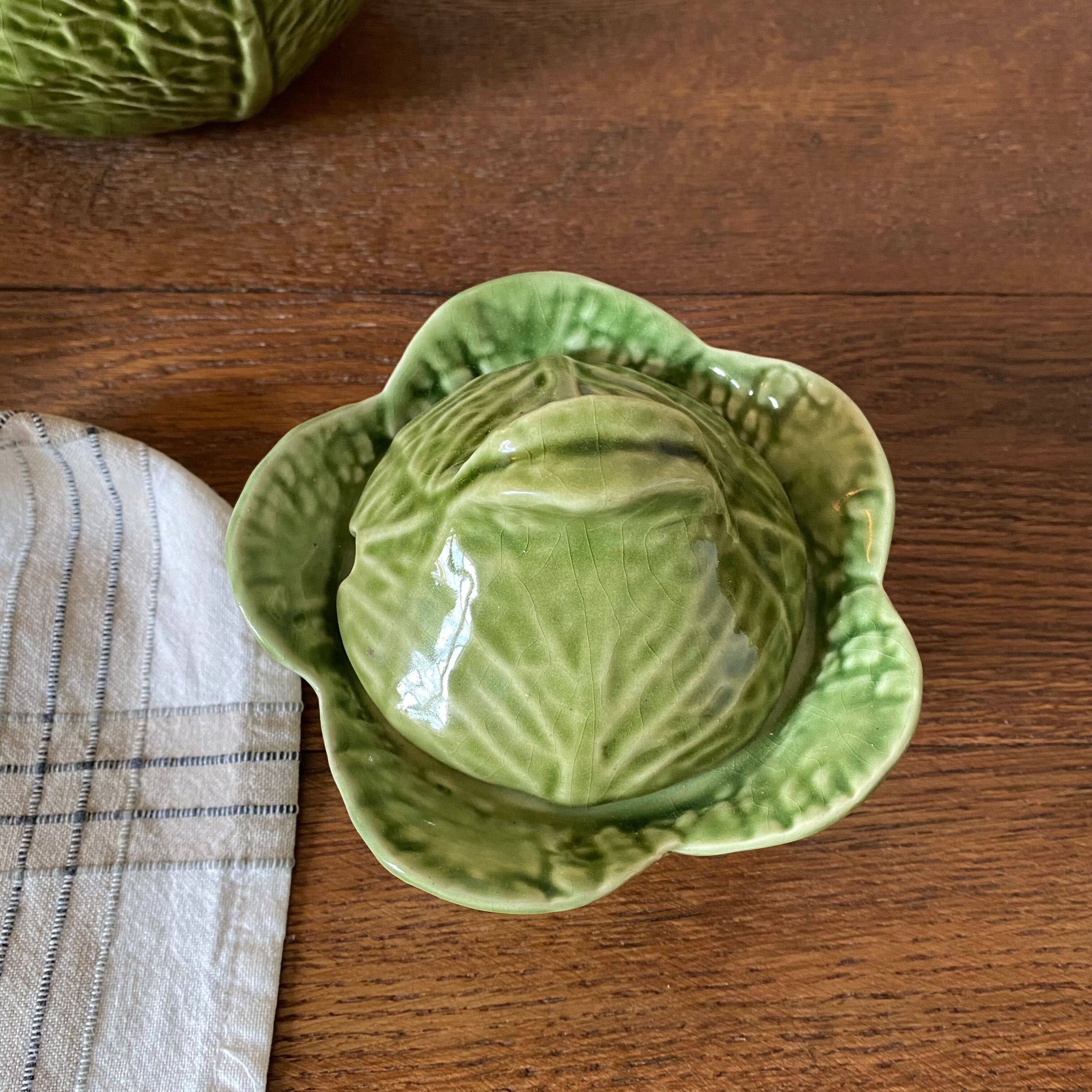 Tureen and mustard cabbage in Portuguese slurry