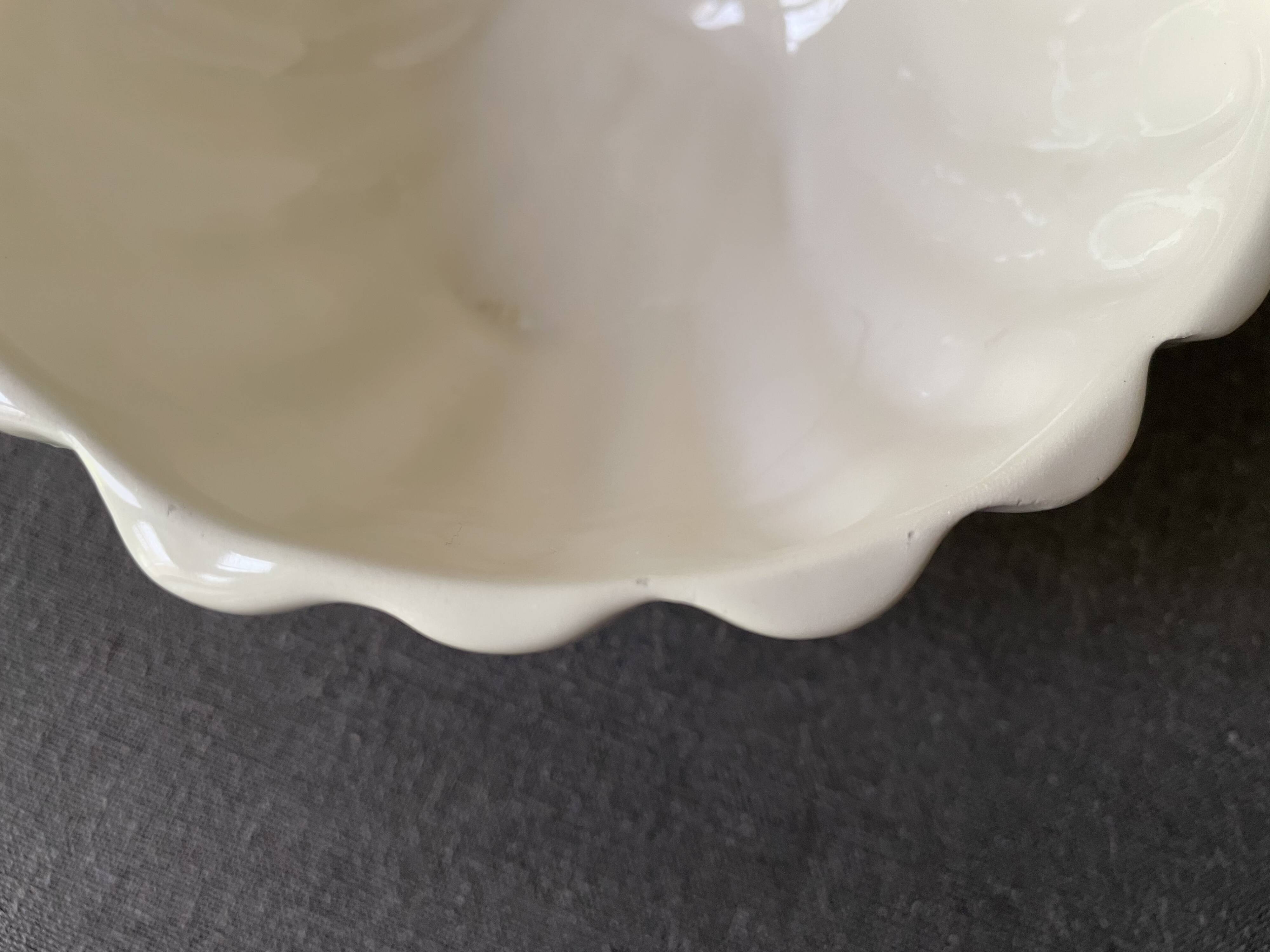 Ceramic shell emptier