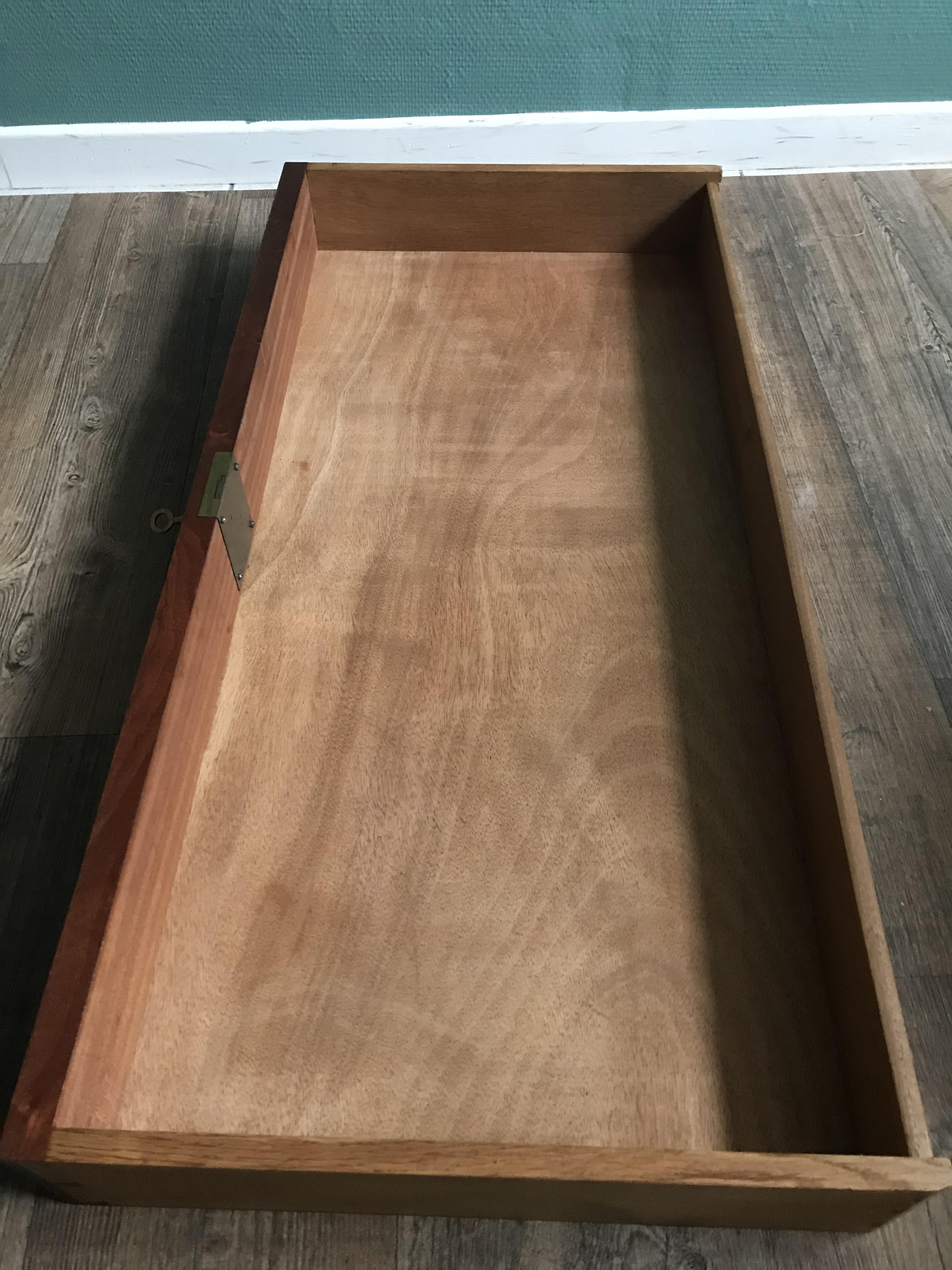 Dresser art deco top green veined marble