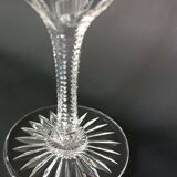Huit verres à pied cristal taillé Saint Louis