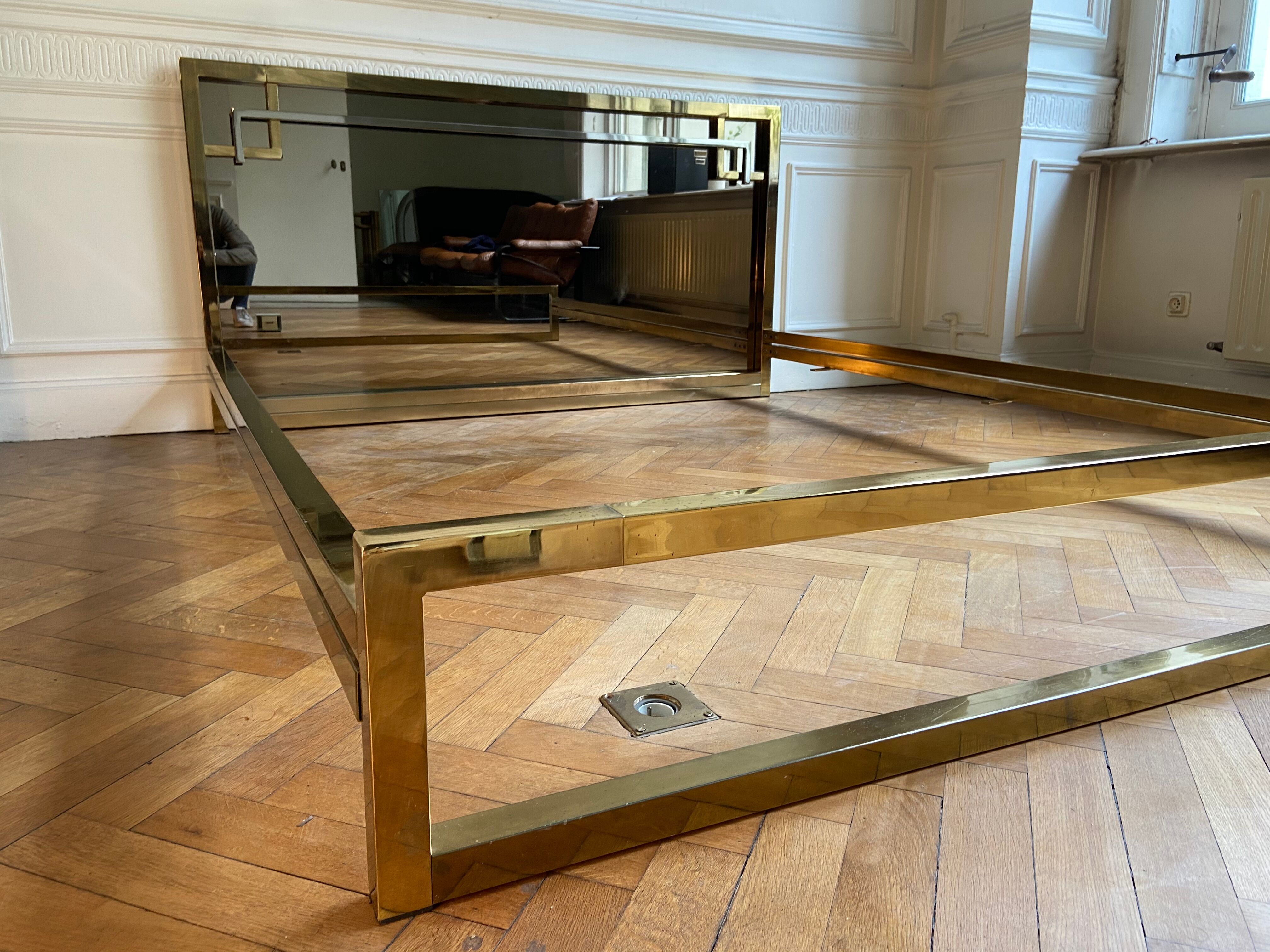 Belgo Chrom bed in gold metal and bronze mirrored headboard, 1970