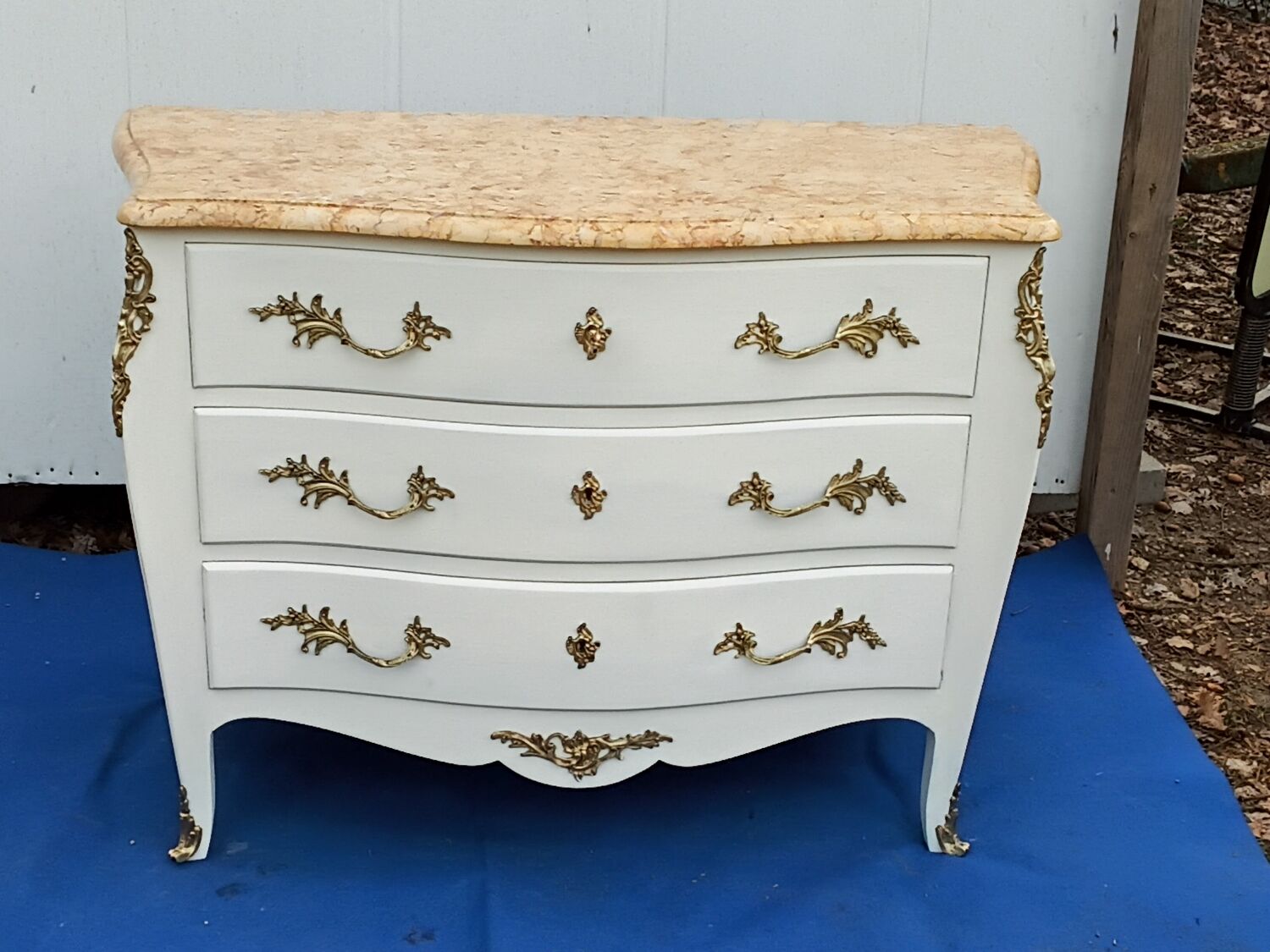 Chest of drawers style Louis XV cream