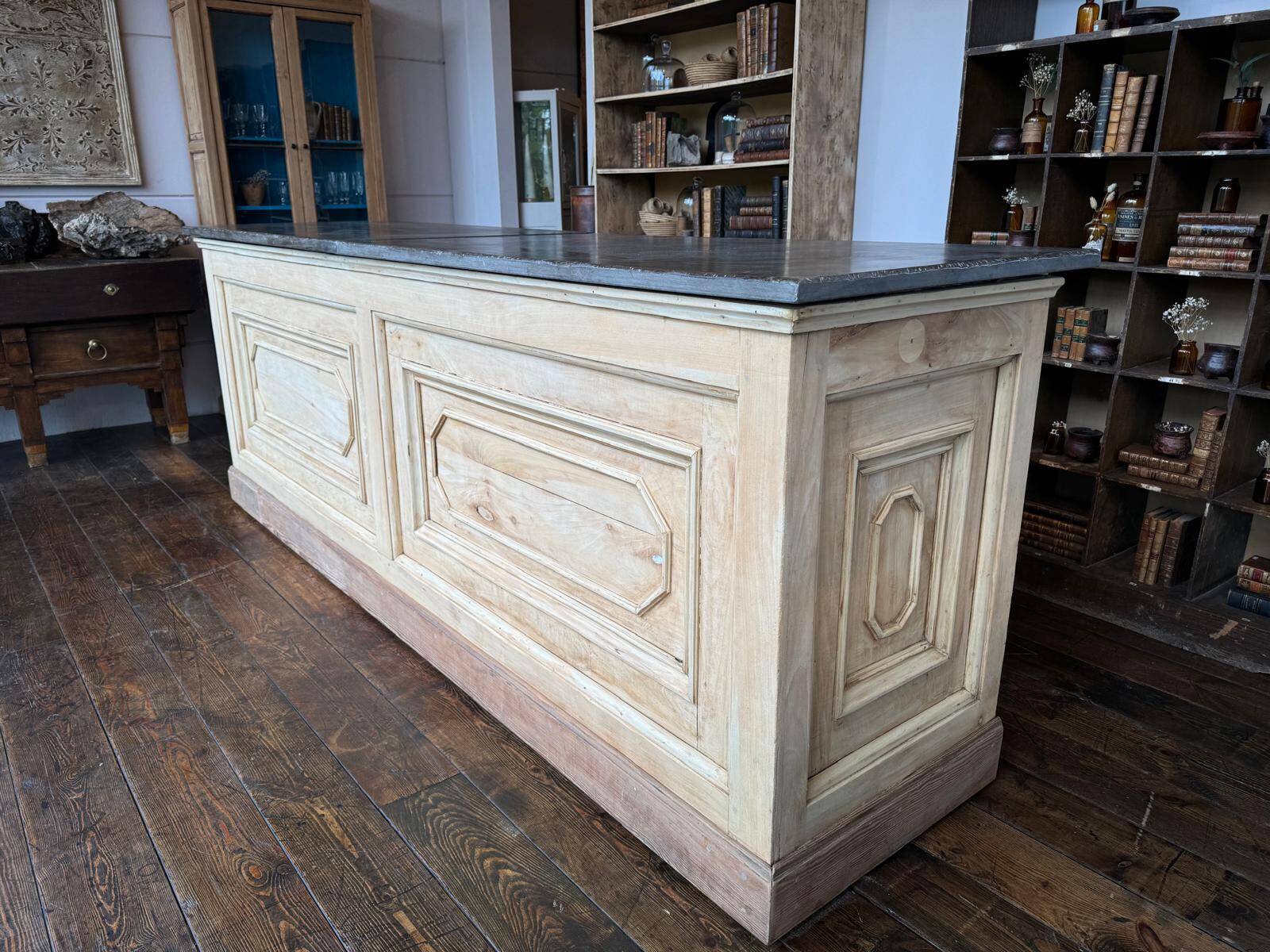 Grand comptoir de Pharmacie