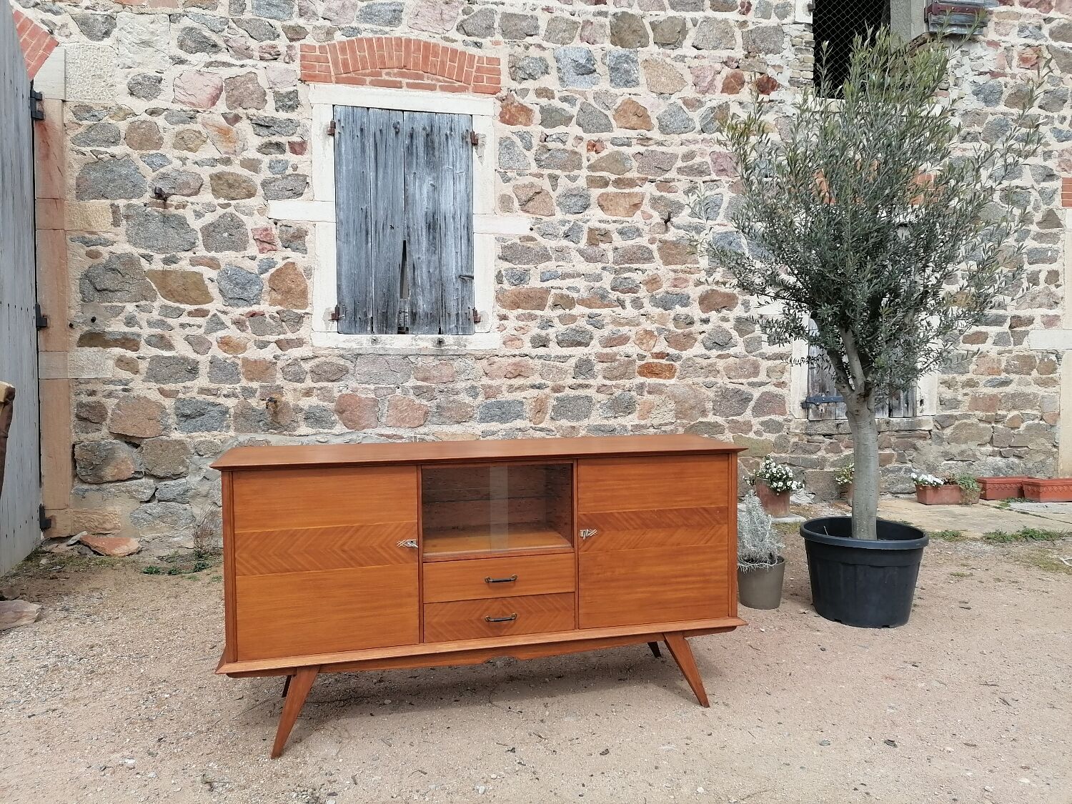 Scandinavian oak row
