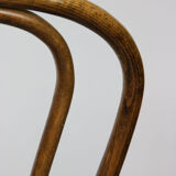 Paire de chaises brunes