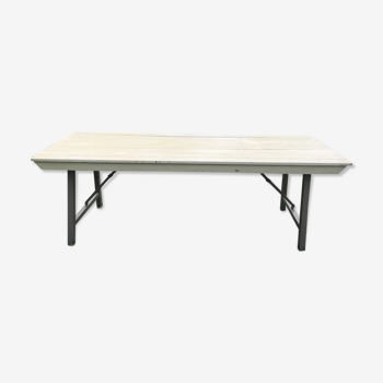 Folding table in wood and iron