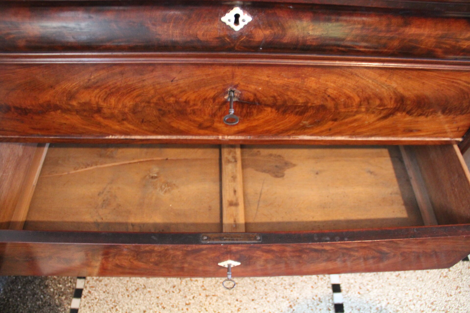 Louis Philippe chest of drawers, 19th century, in mahogany, Sainte-Anne marble