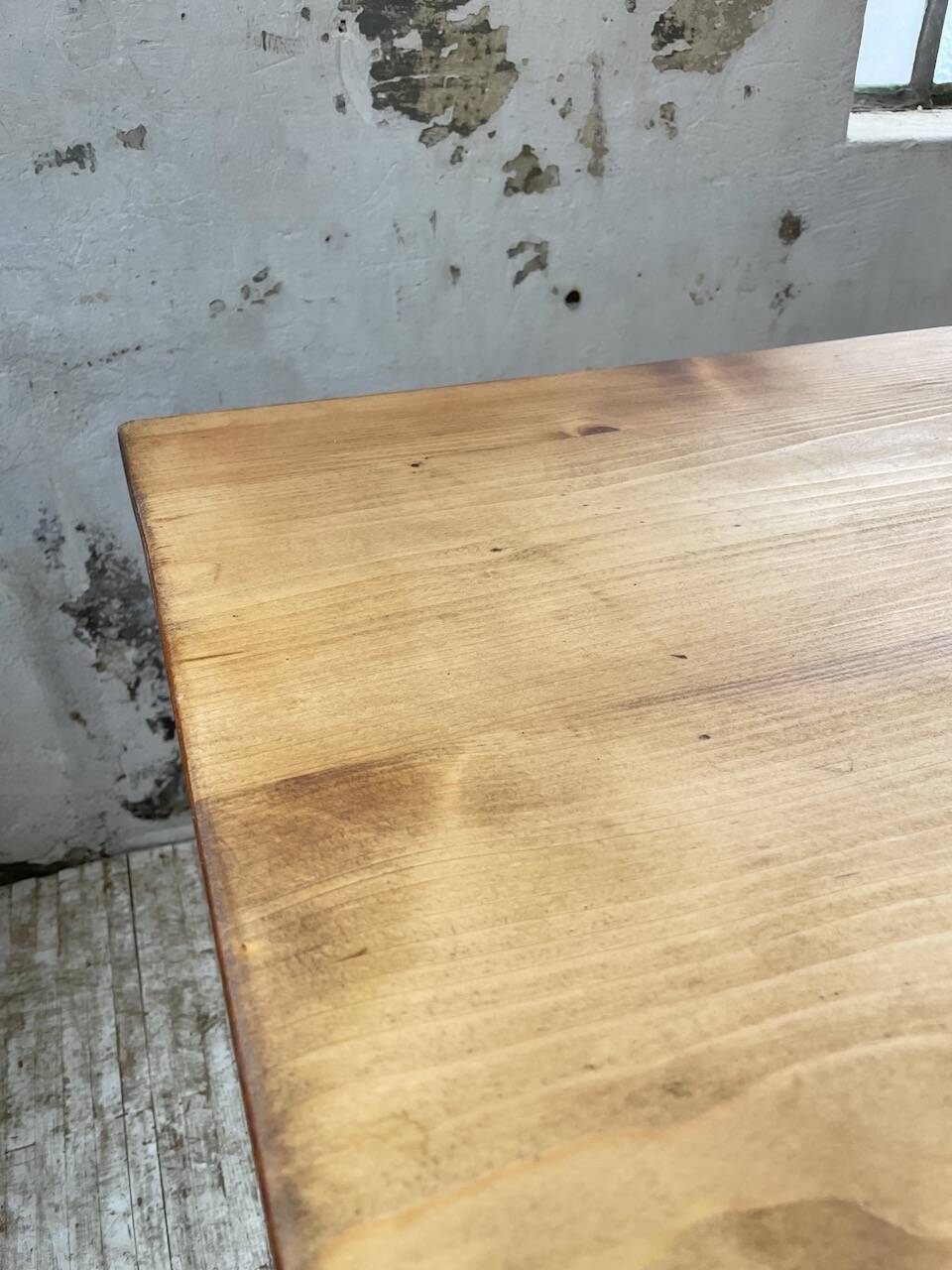 Farmhouse table with spindle legs 2.50m
