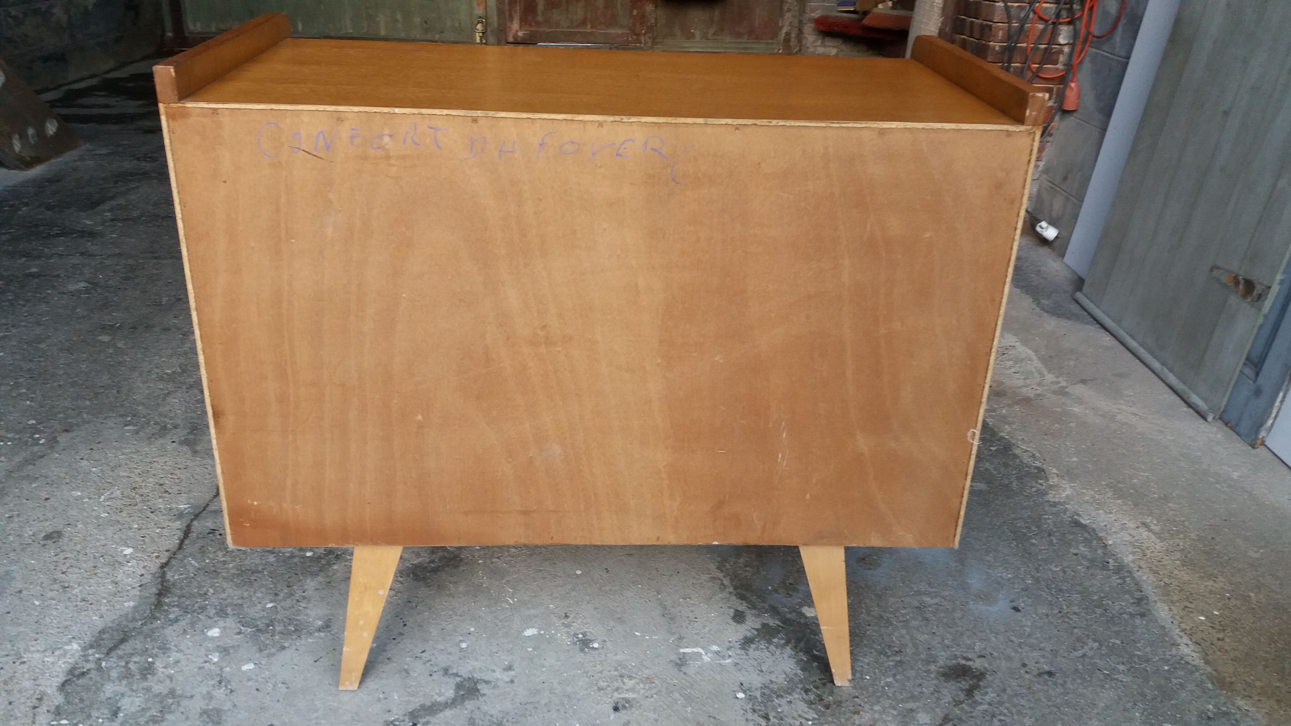 Dresser compass feet, 50s