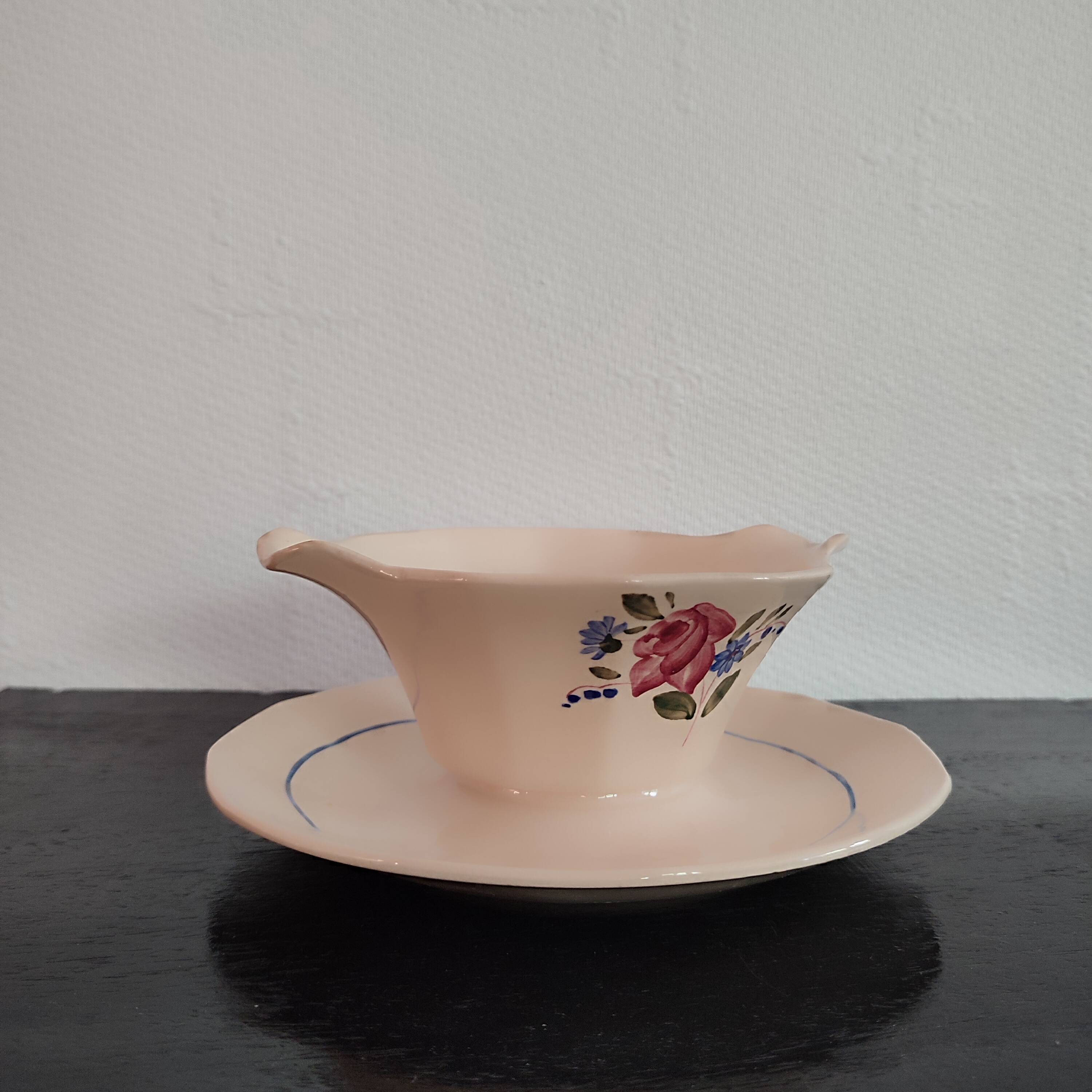 Digoin Sarreguemine gravy boat