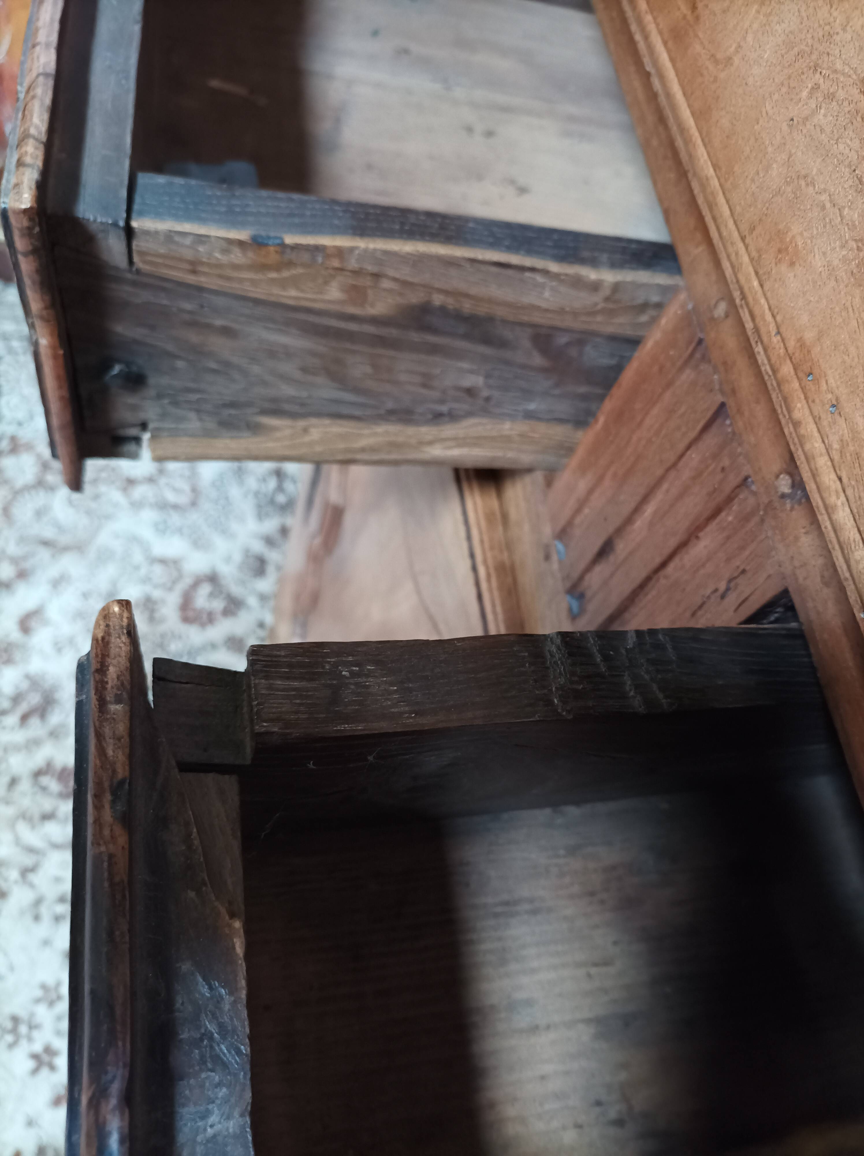 Louis XV standing man in walnut 18th century