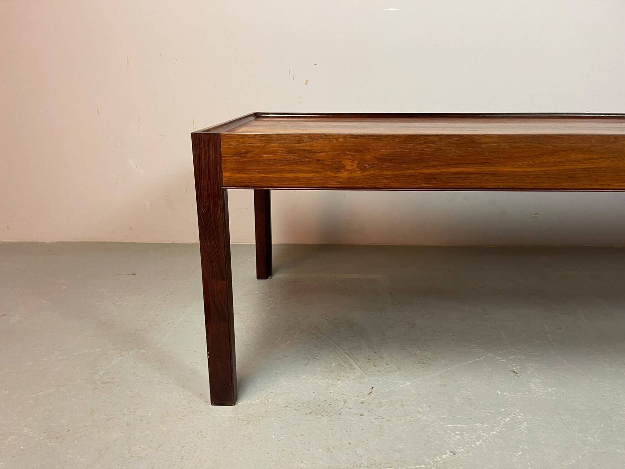 Rare Elegant Mid-Century Rosewood Coffee Table by Pesch. Germany, 1960s.