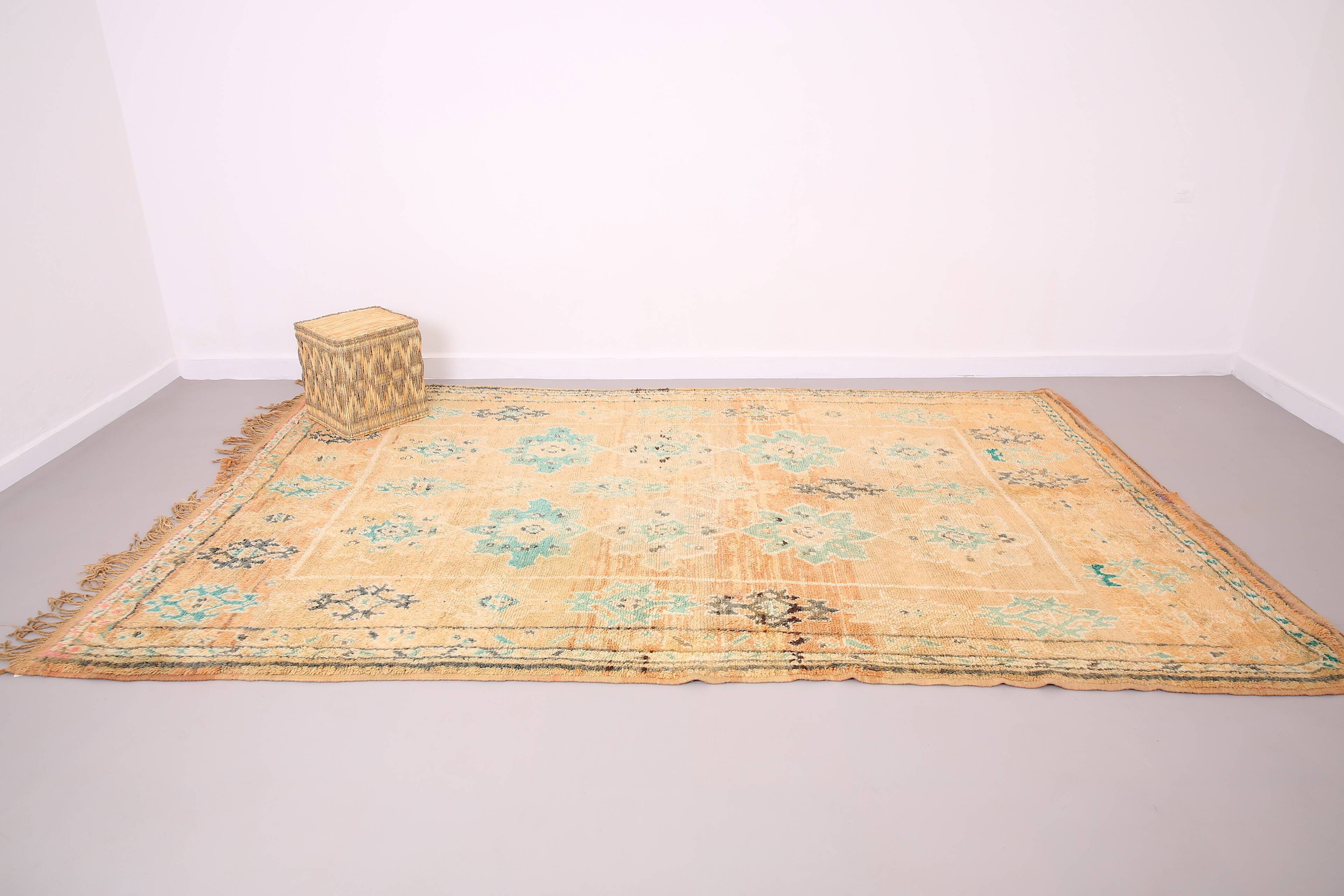 Large Vintage Boujaad Rug 207 x 325 cm - Peach Moroccan rug - Berber Rug