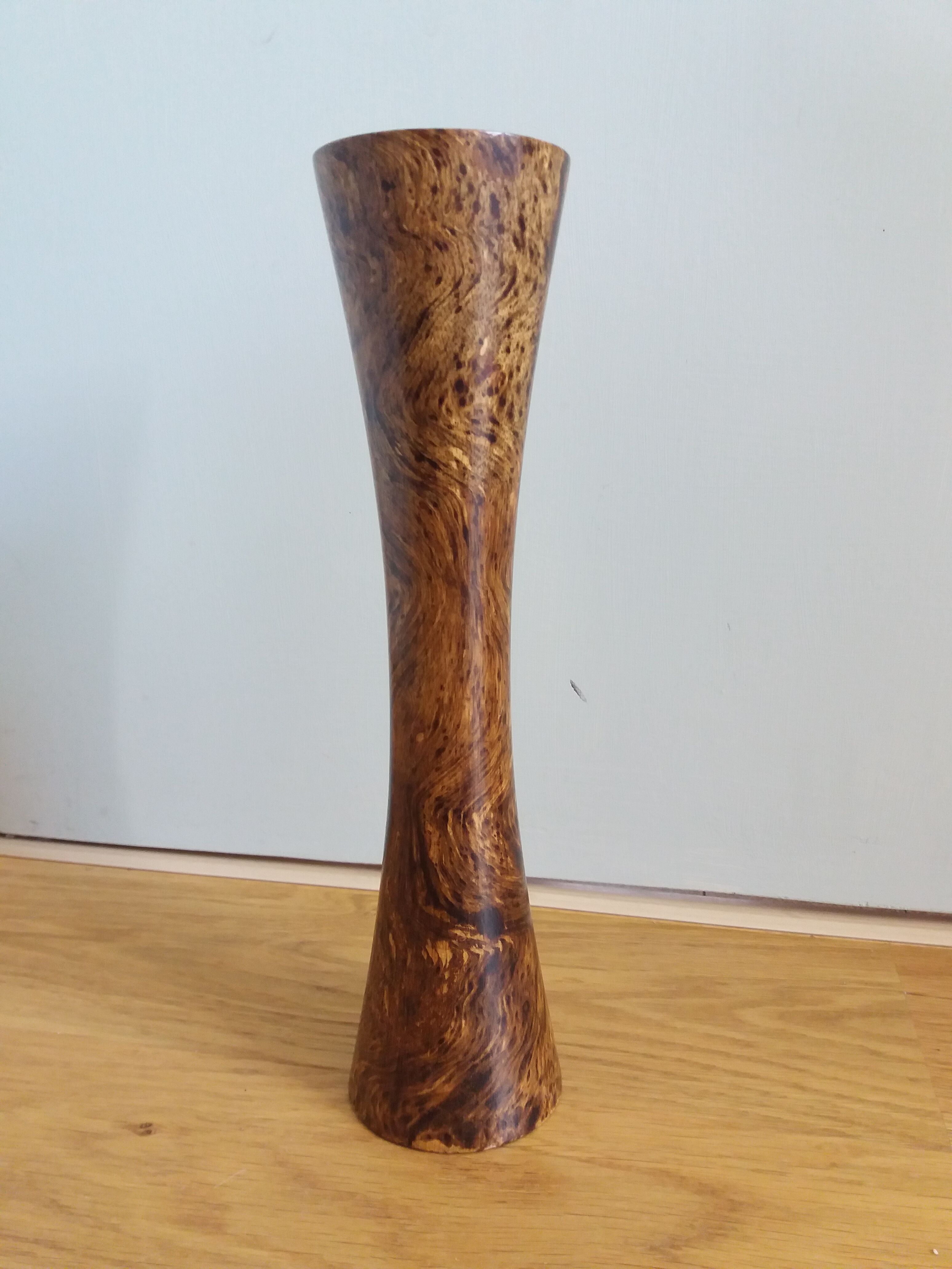 Diabolo vase in marbled lacquered wood Art Deco
