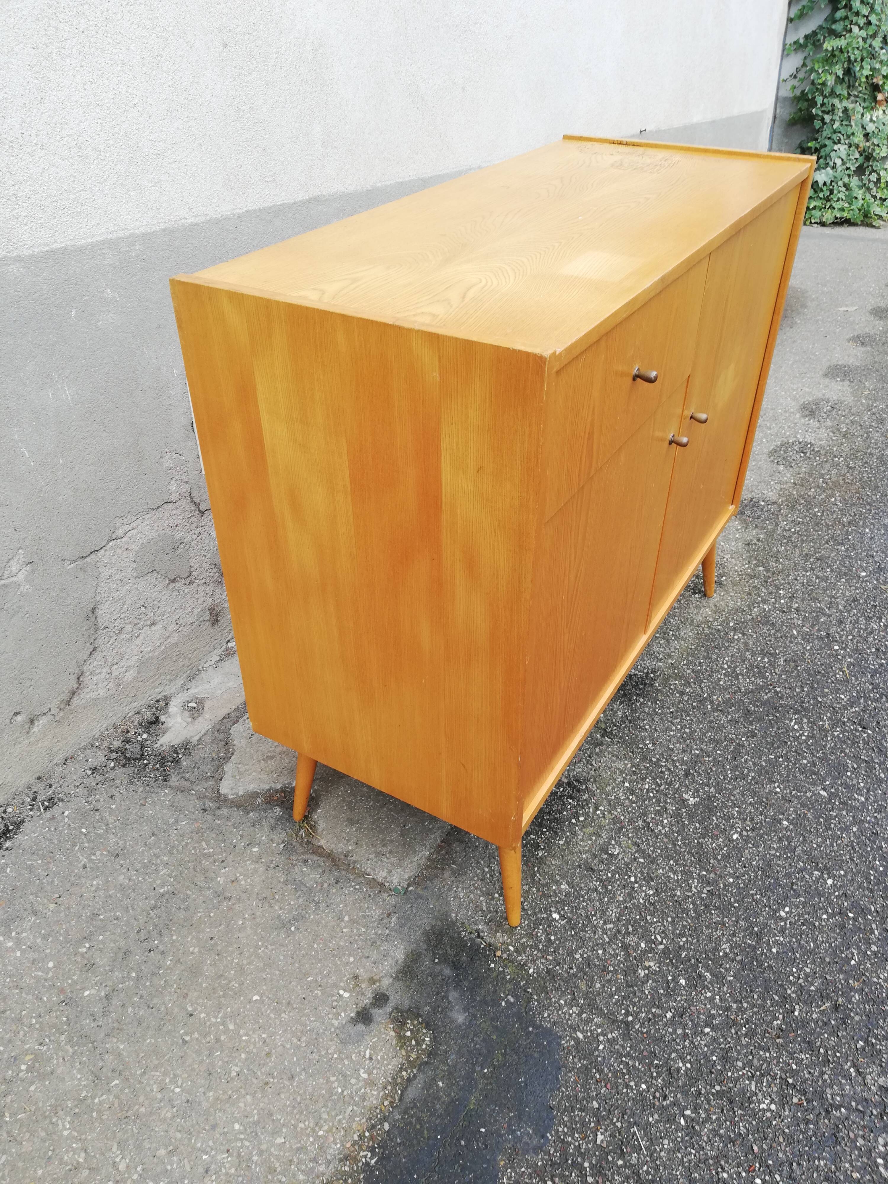 Vintage buffet 2 doors 1 light wood drawer