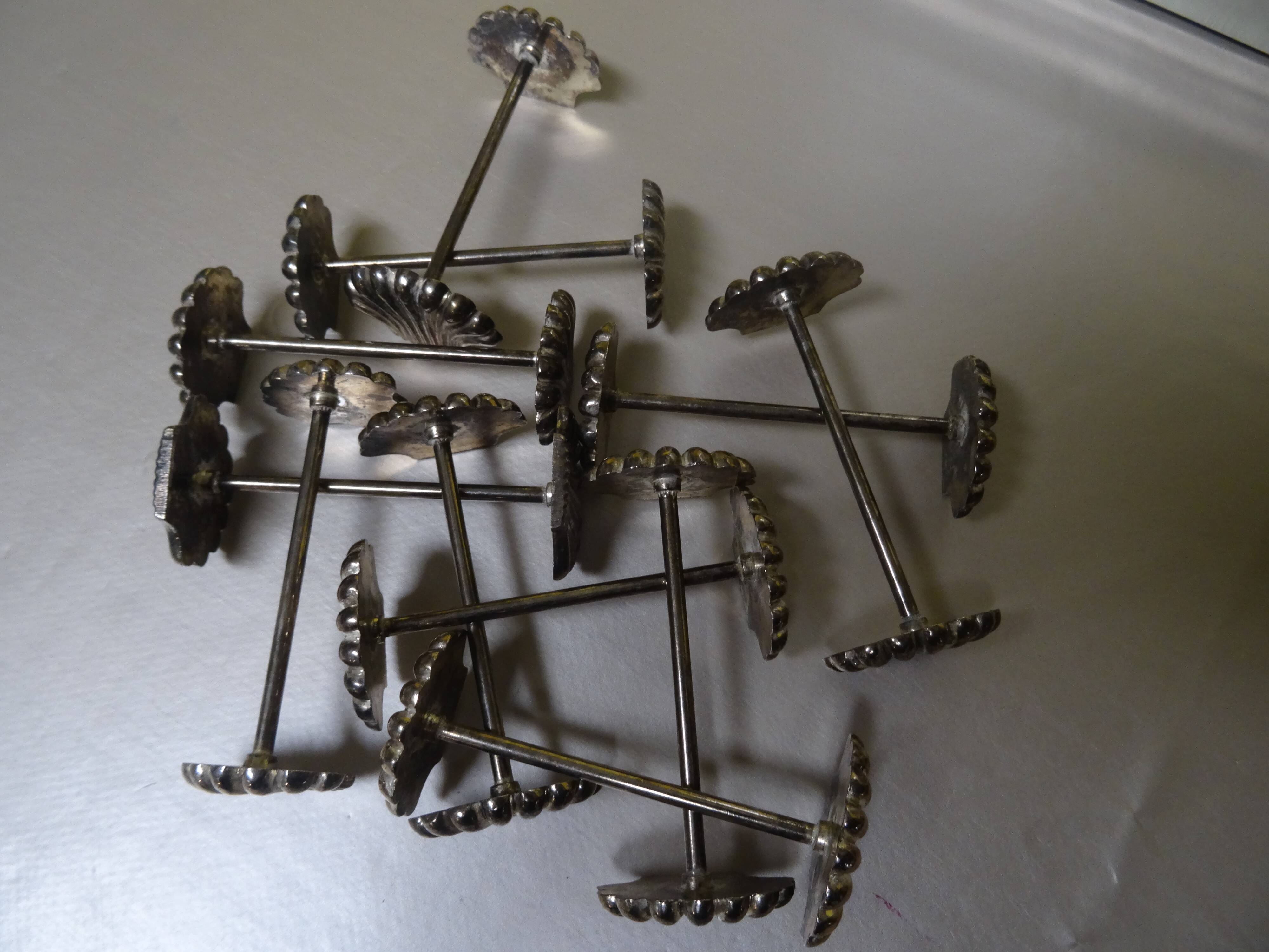 Set of 11 knife holders