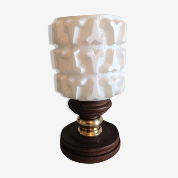 Lampe de chevet verre blanc structuré et socle bois / vintage années 60-70