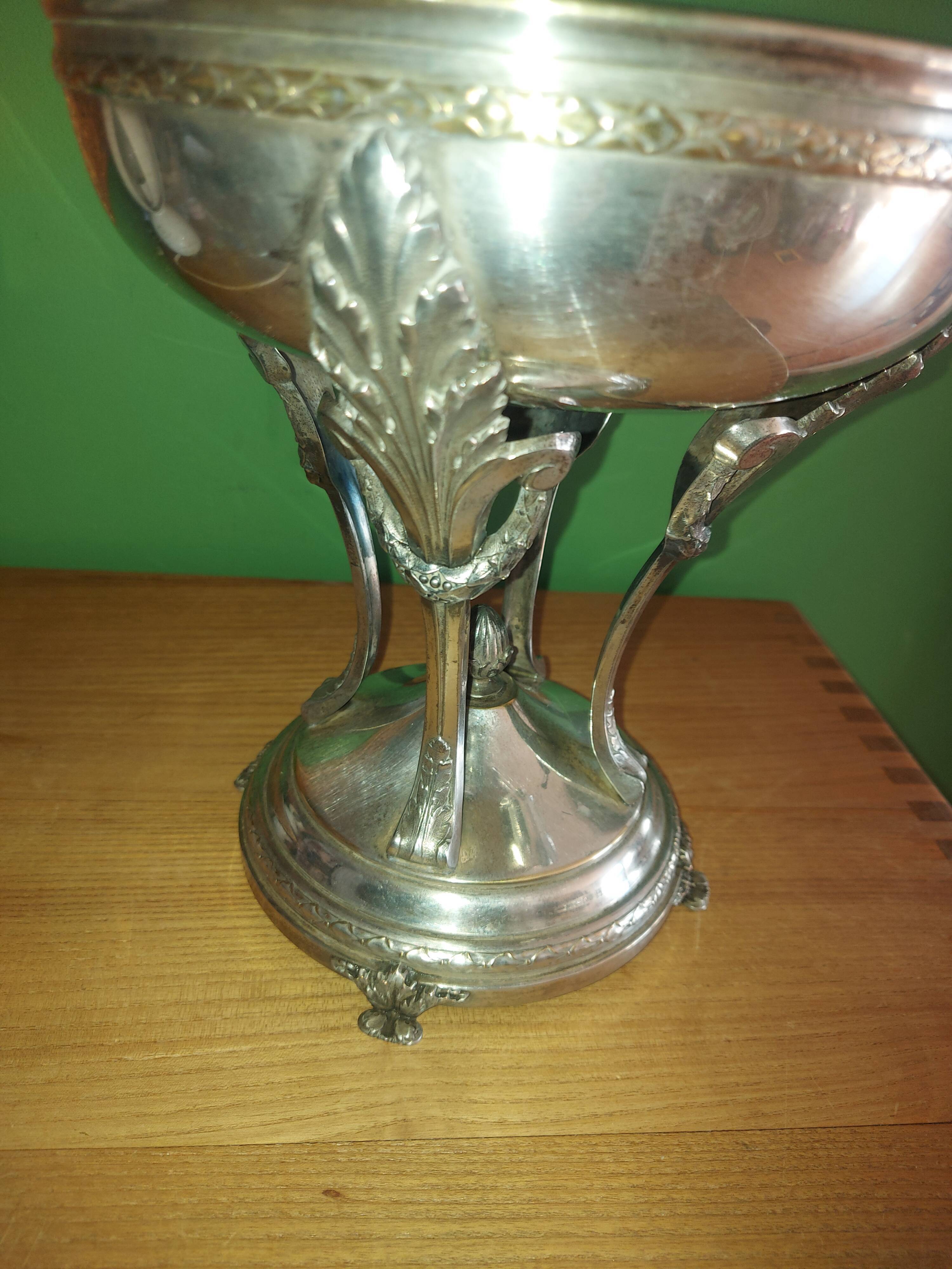 Silver metal fruit cup ( Argit ) , empire style