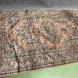 Done hand in wool and silk carpets 189x125cm