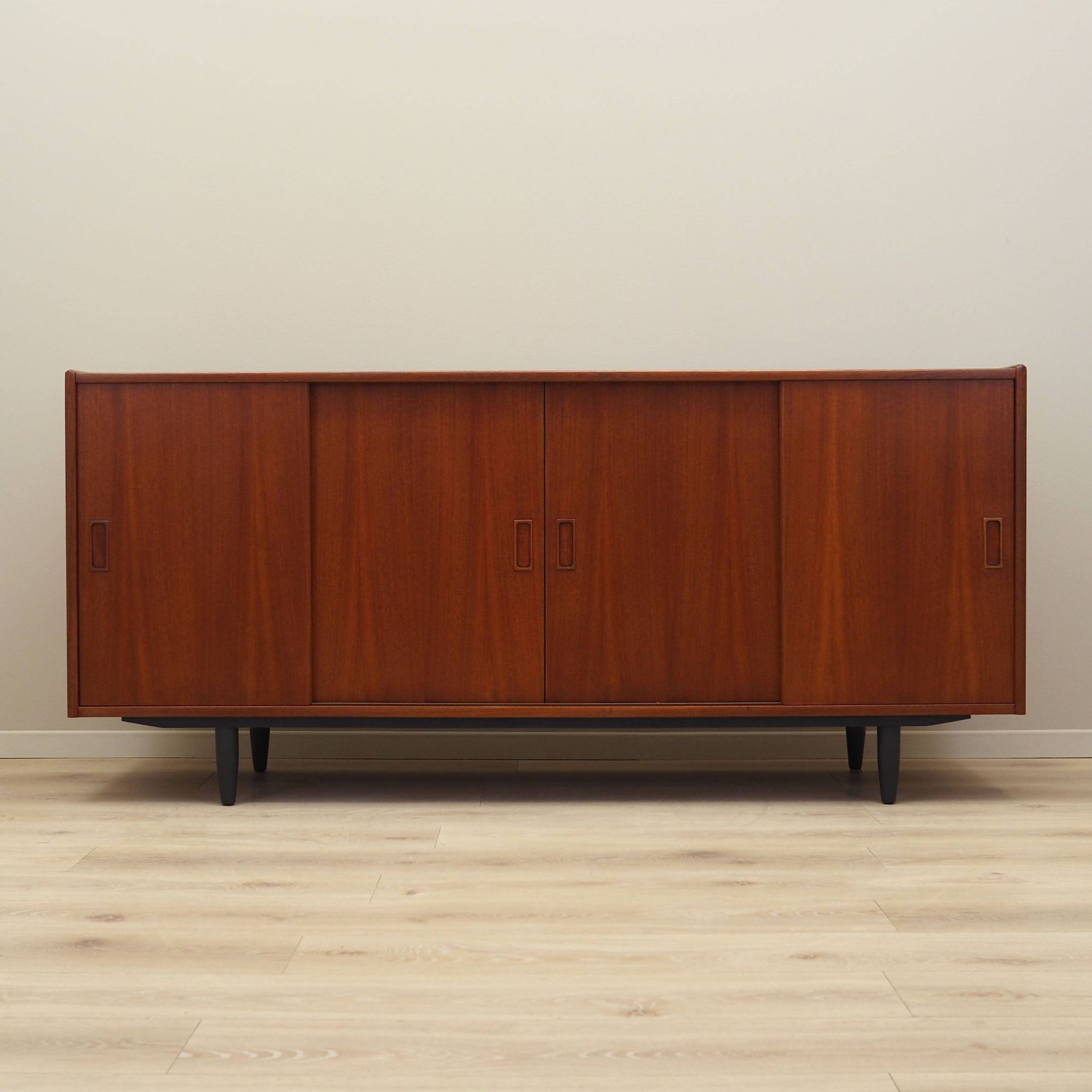 Buffet danois en teck production Westergaard, années 1970