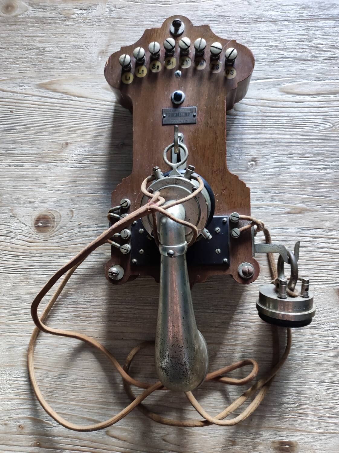 Standard telephone