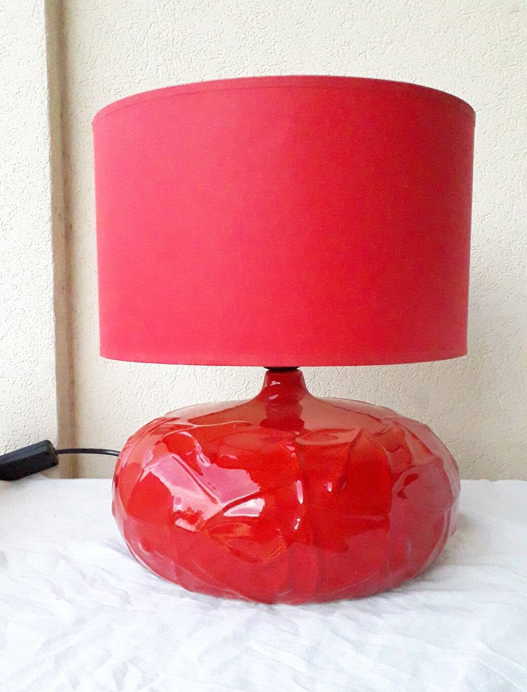 Red ceramic lamp