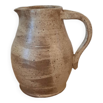 Sandstone pitcher