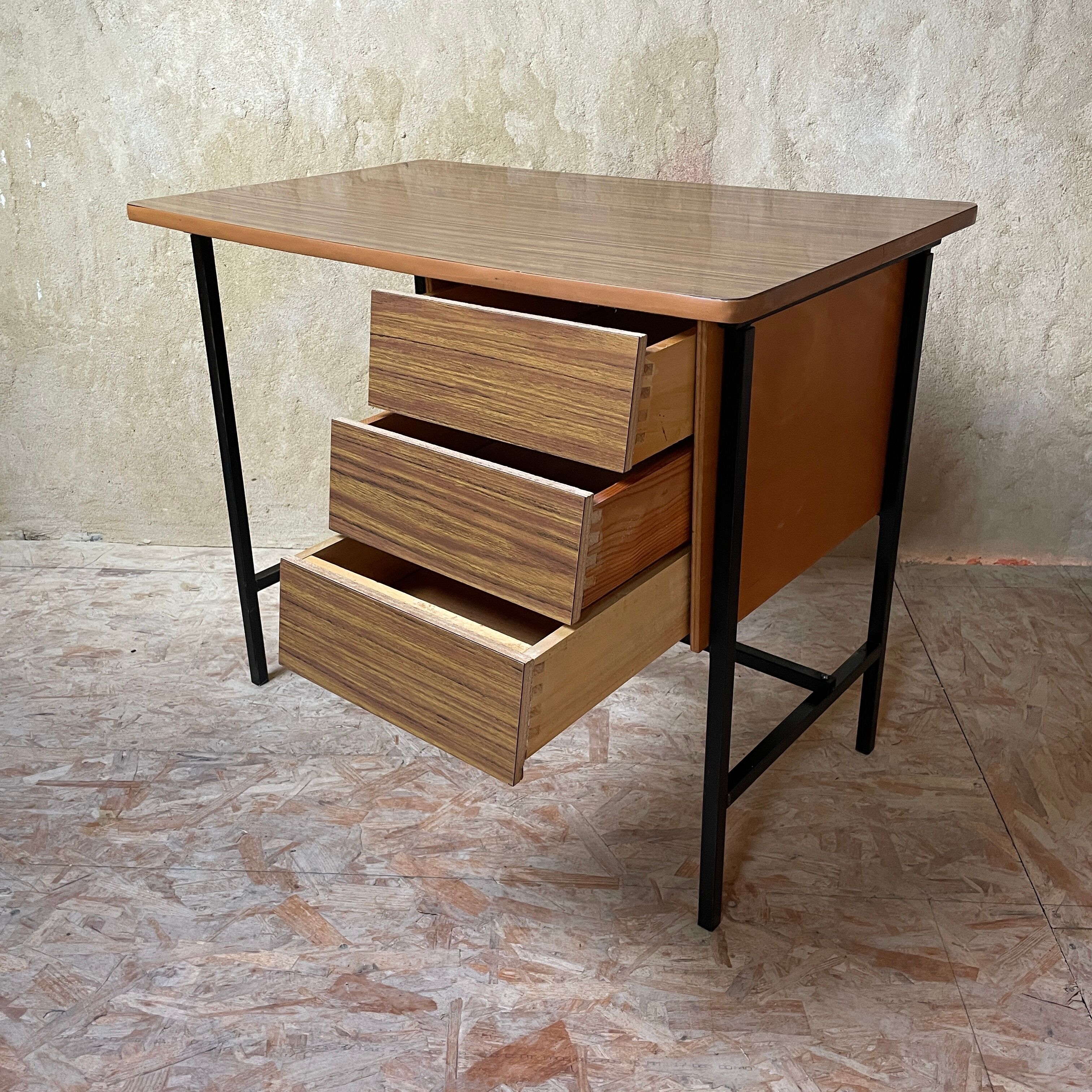 Small formica desk 70s