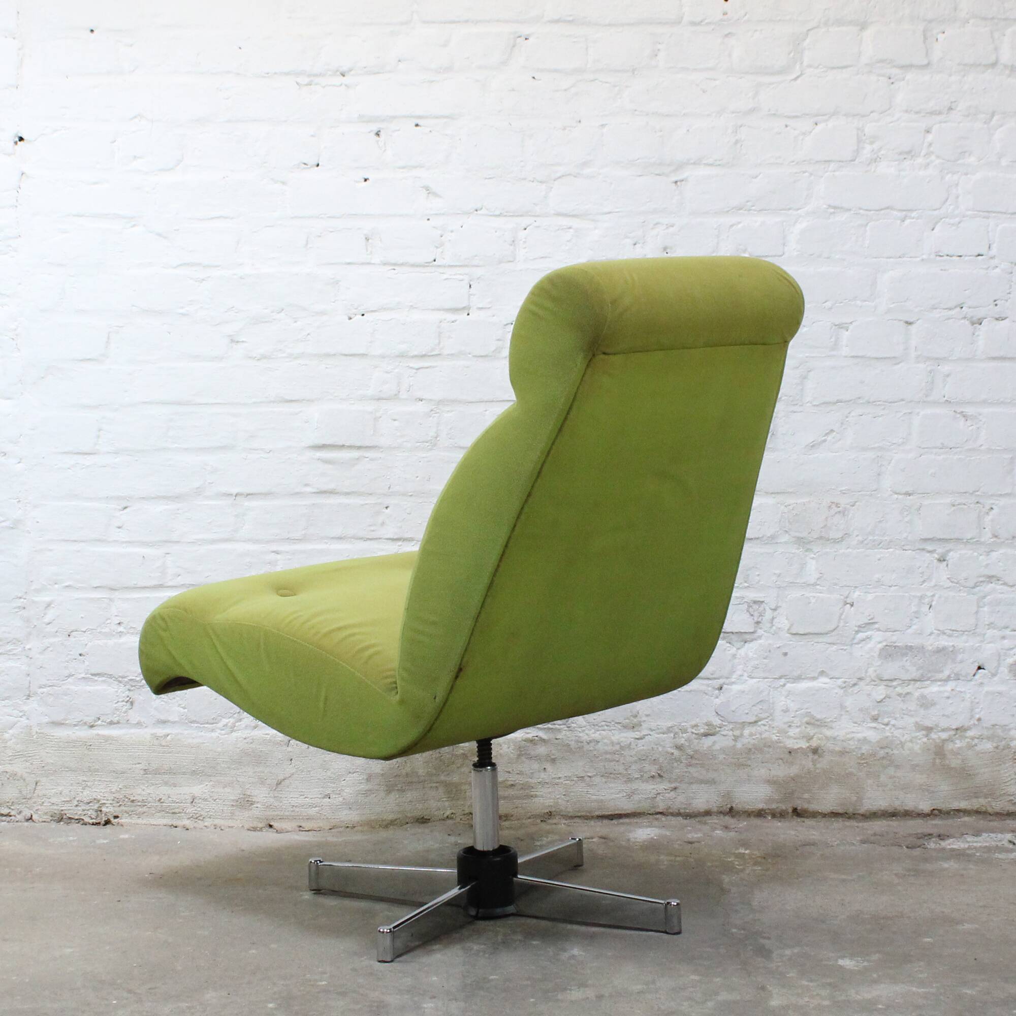 Vintage swivel armchair model "Bombay" by Guy Bernard for Meurop 1971