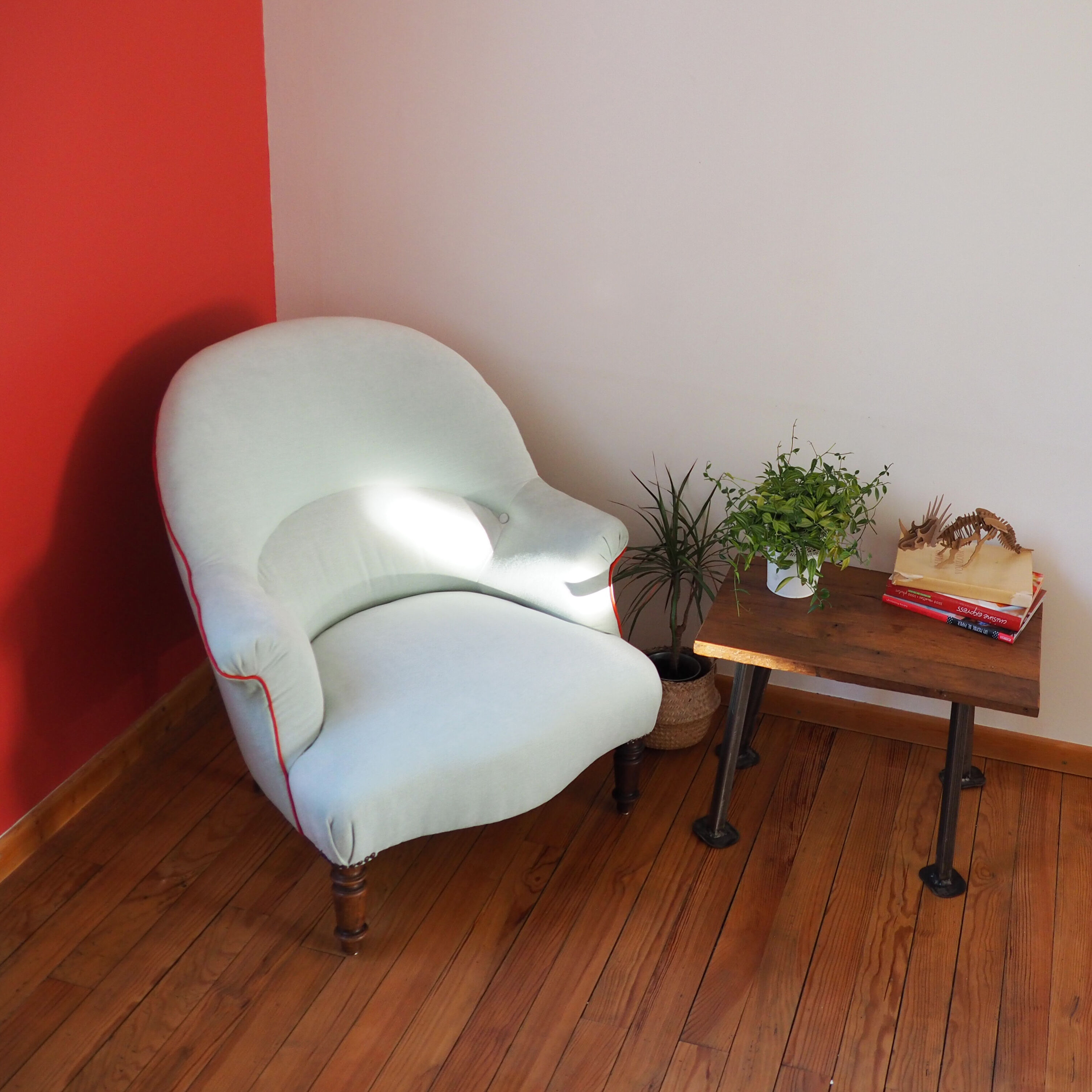 Toad armchair