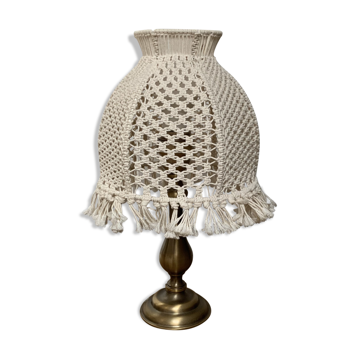 Macramé lampshade