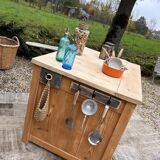 Central island / Saucepan storage unit