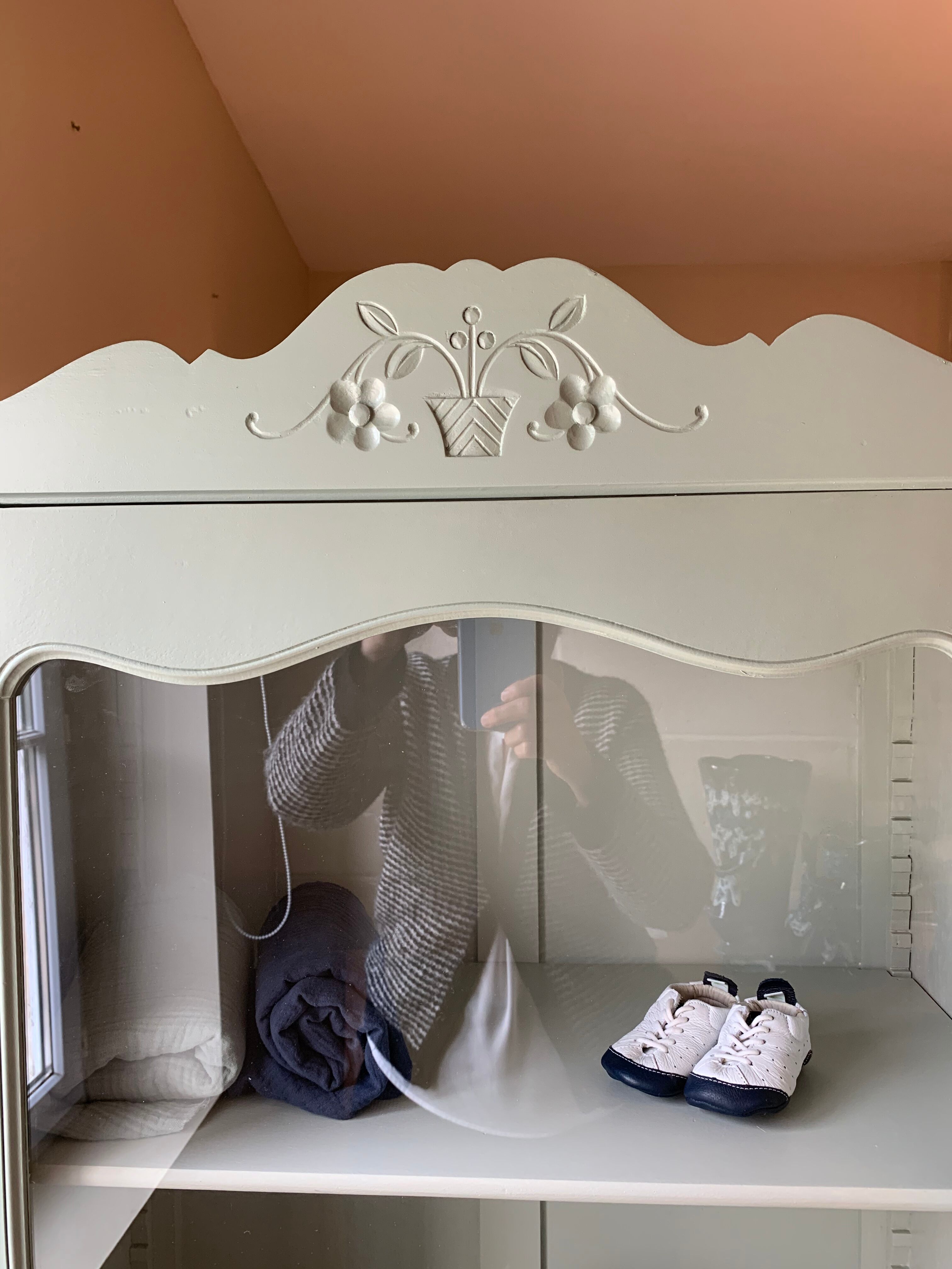 Glass-glazed bonnetière