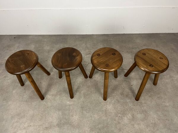 4 tabourets tripodes en bois